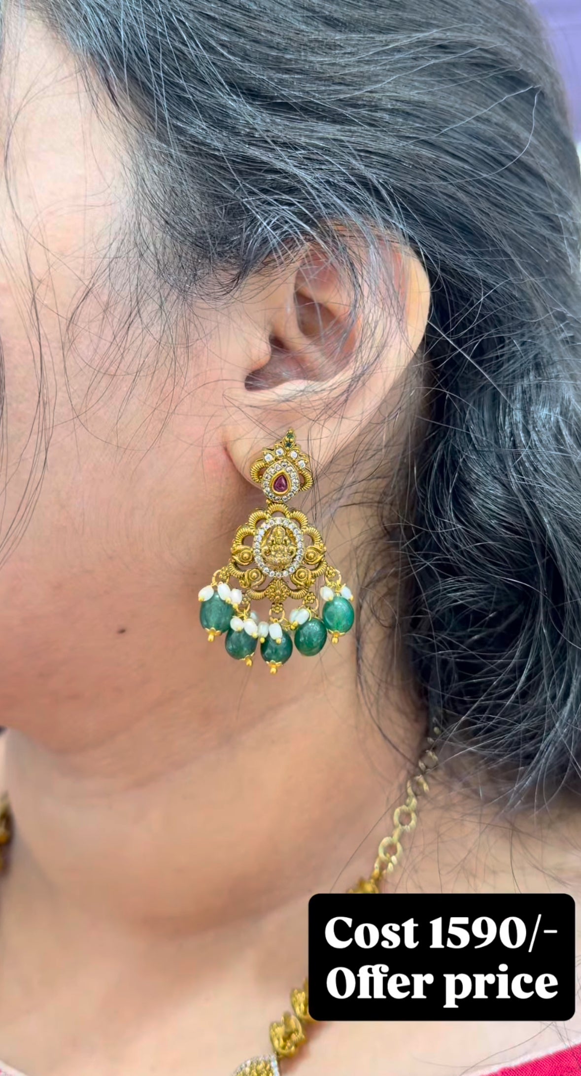 Beautiful short necklace