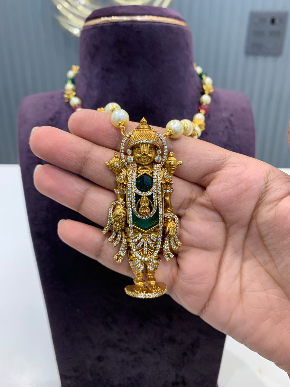 Tending Balaji Pendent with Hand made beads Chain