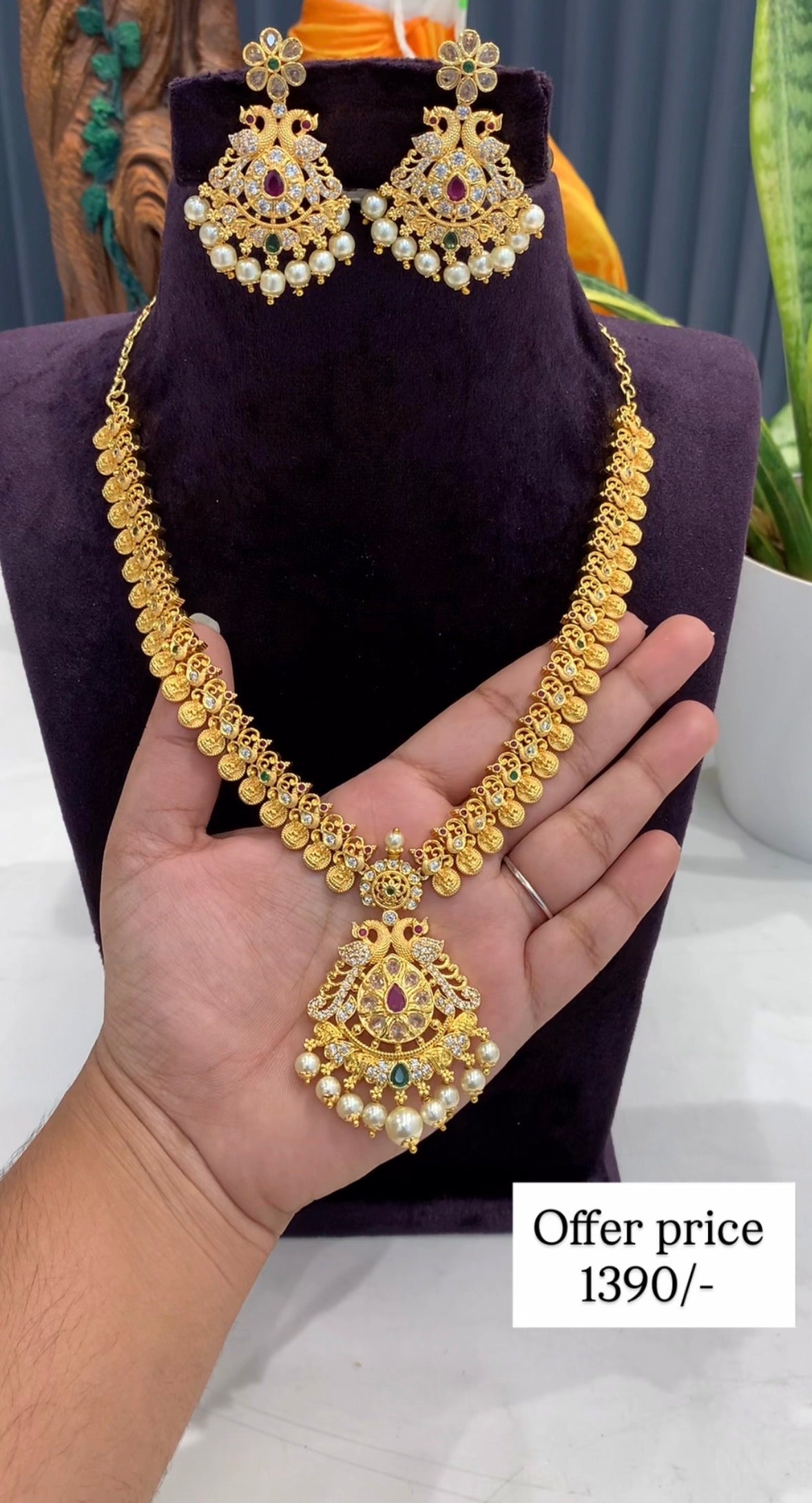 Beautiful cz necklace (offer price )
