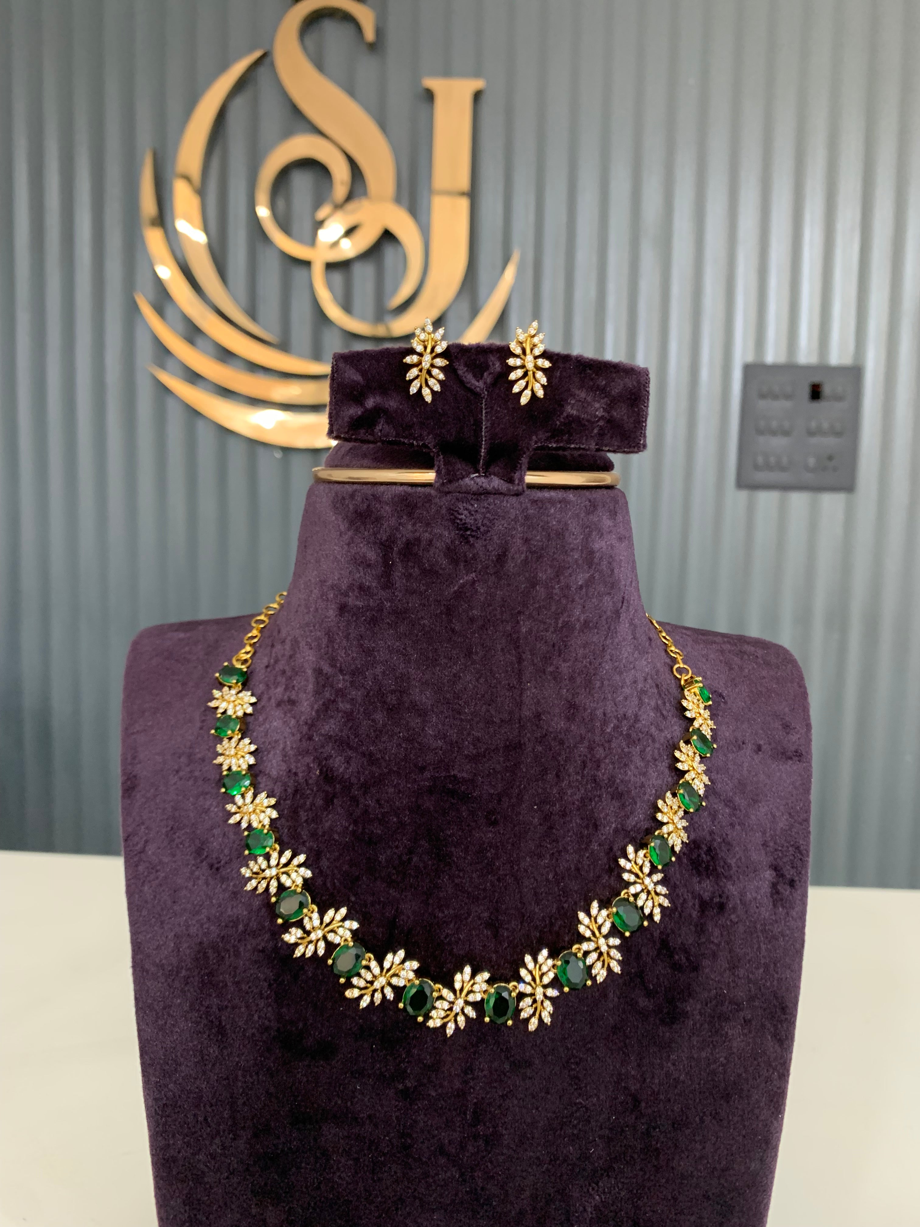 Beautiful green stone necklace