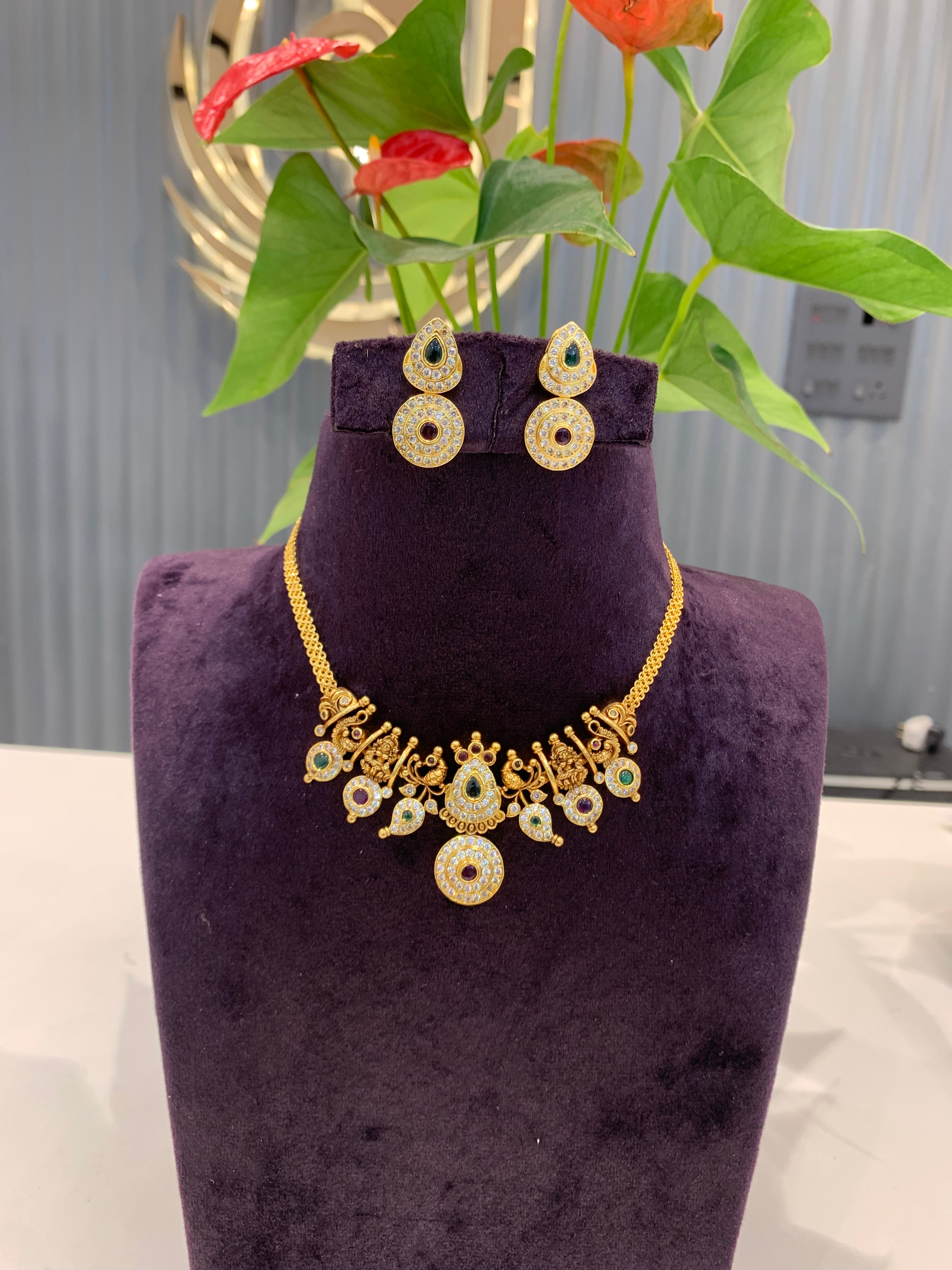 Beautiful mini chocker / necklace