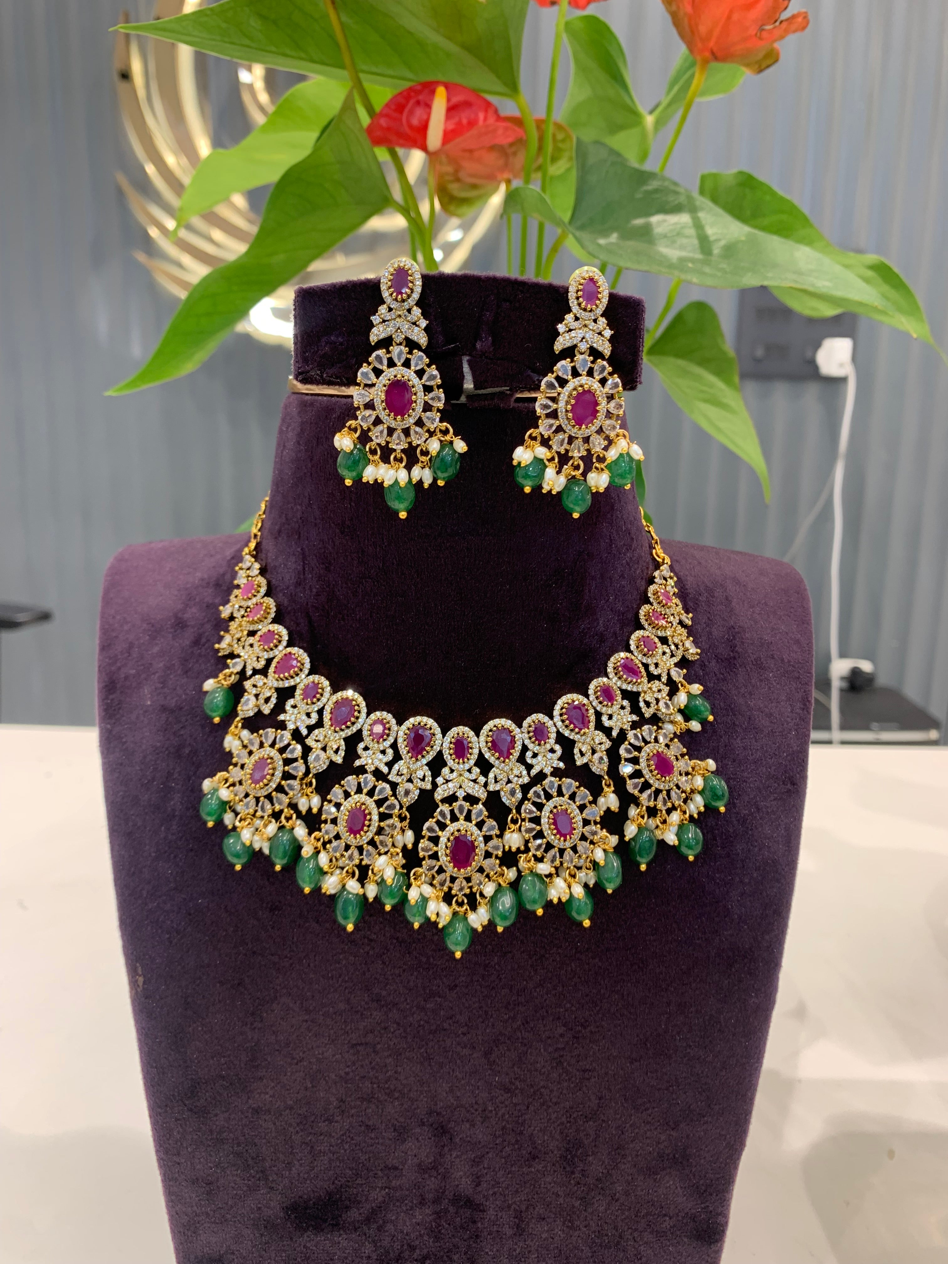 Beautiful mehandhi polish necklace