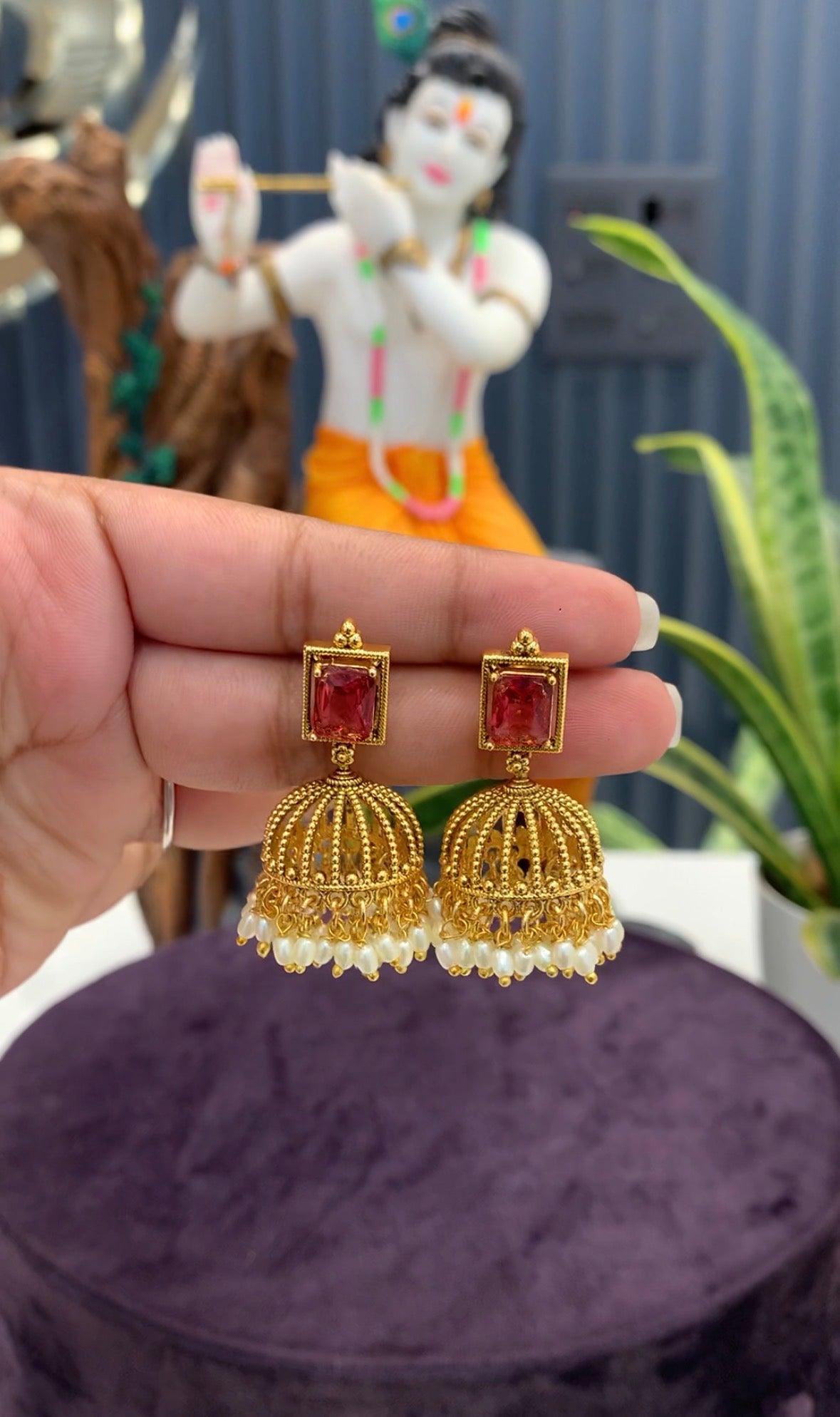 Beautiful ruby stone jumkies