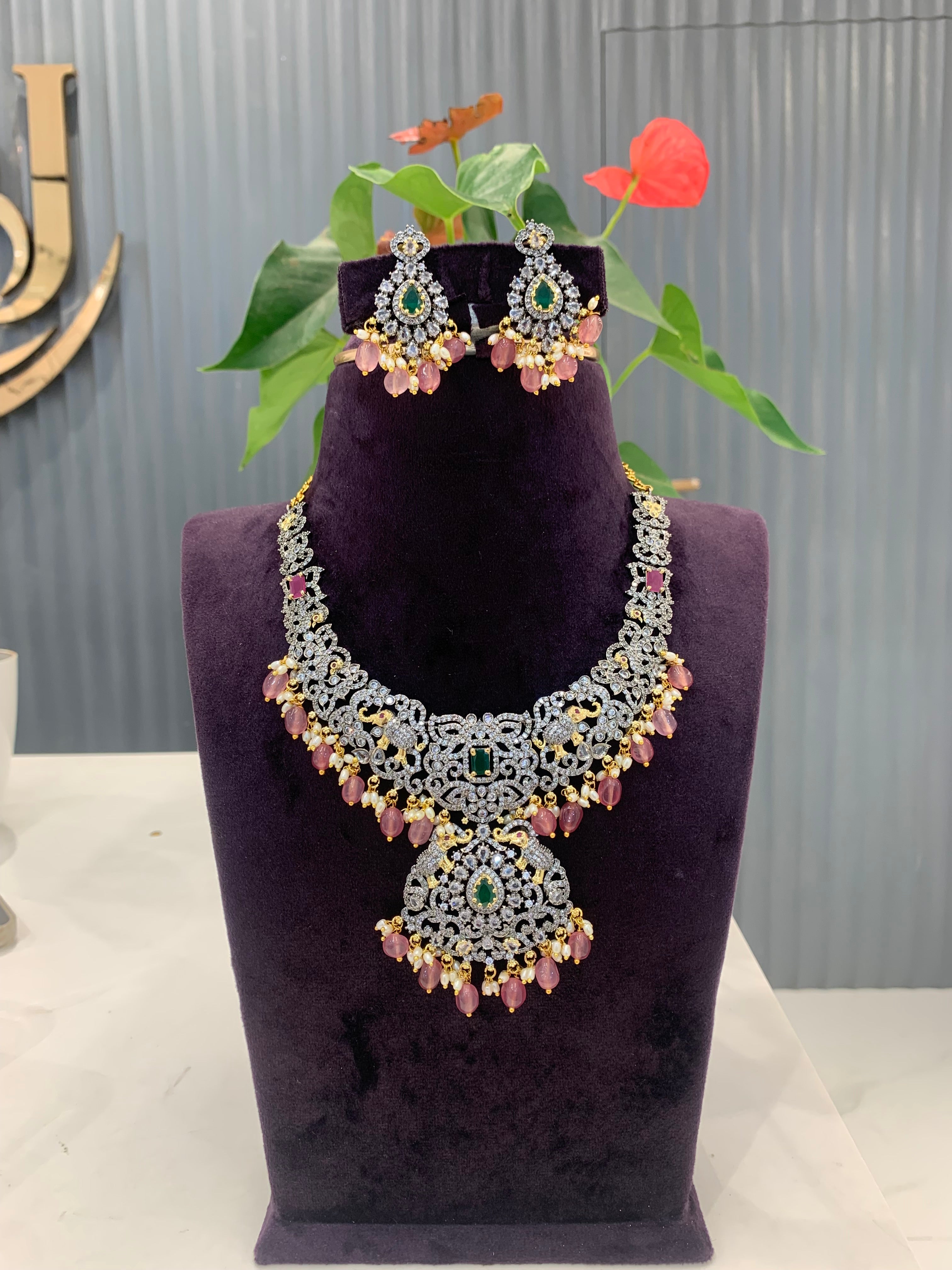 Beautiful Victoria Necklace/Mini haram