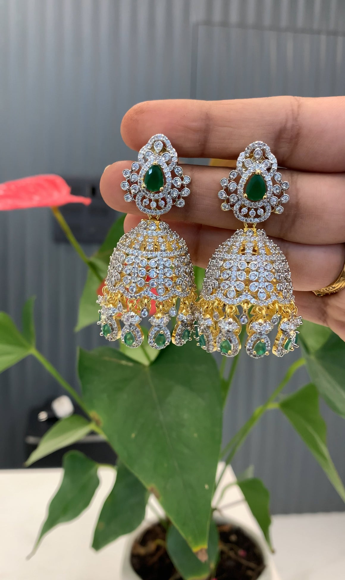 Beautiful GJ polish green stone jumkies