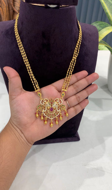 Beautiful gold replica chain 18 inchs