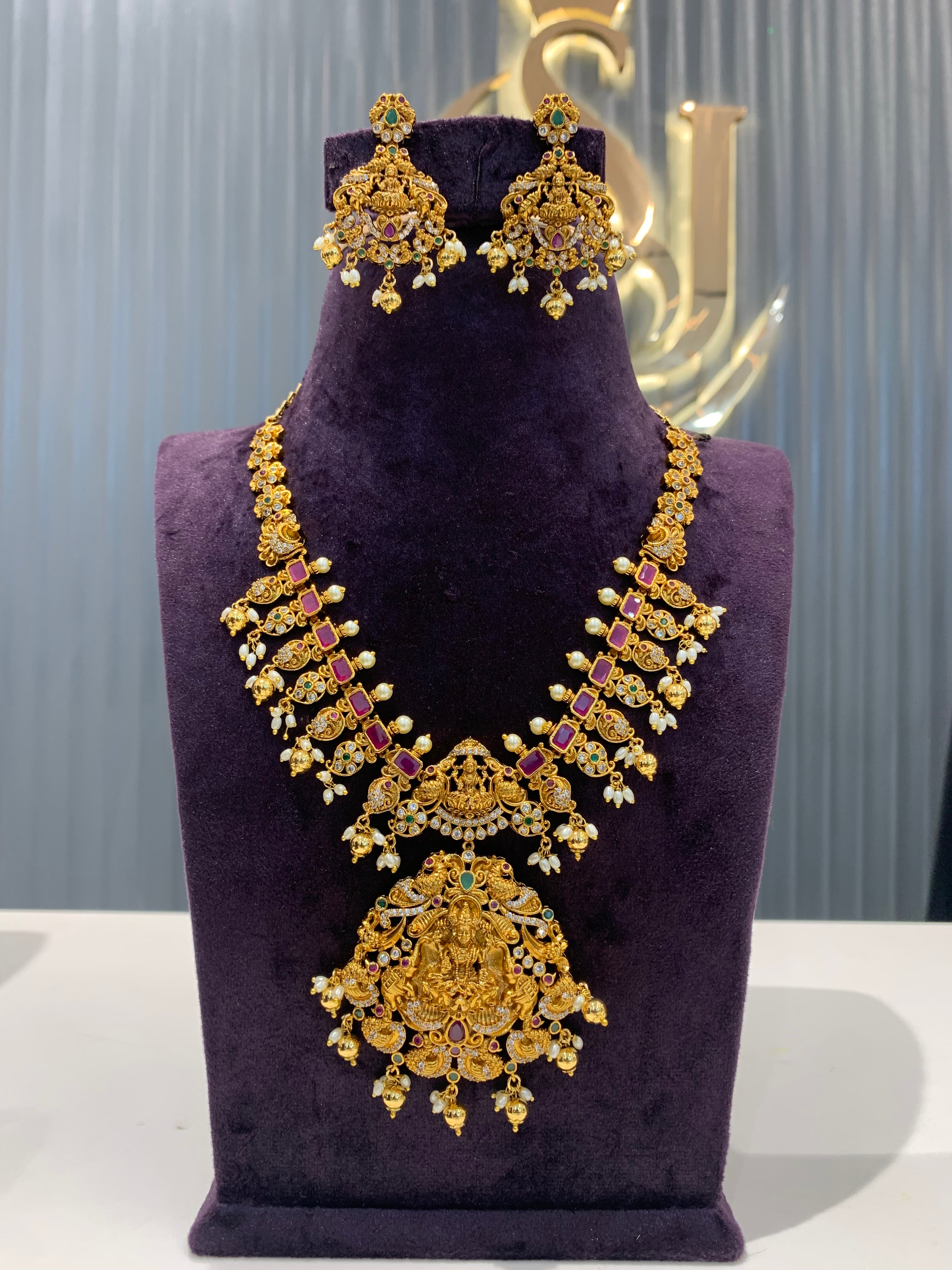 Beautiful nakshi necklace