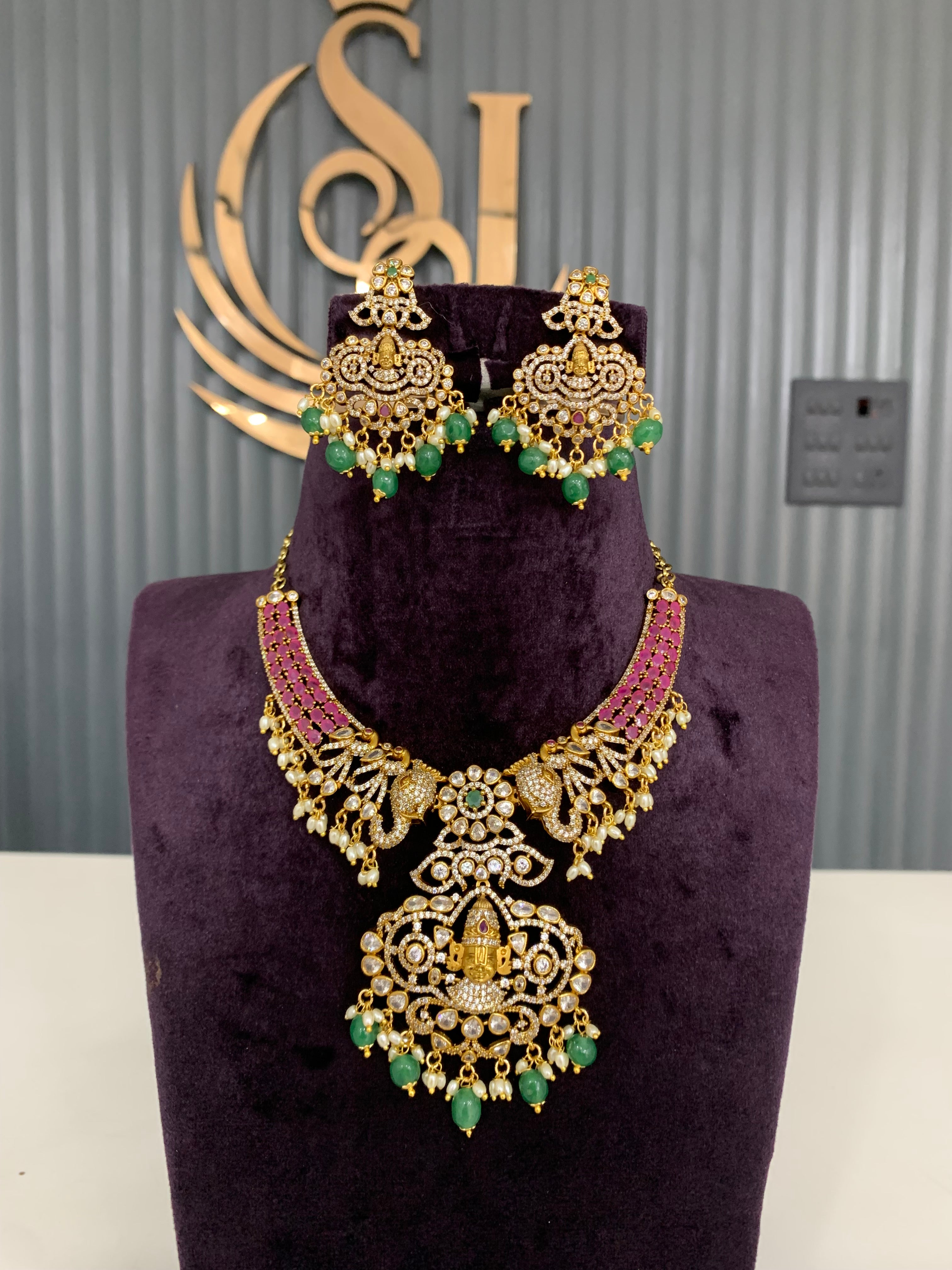 Beautiful kempu stone necklace