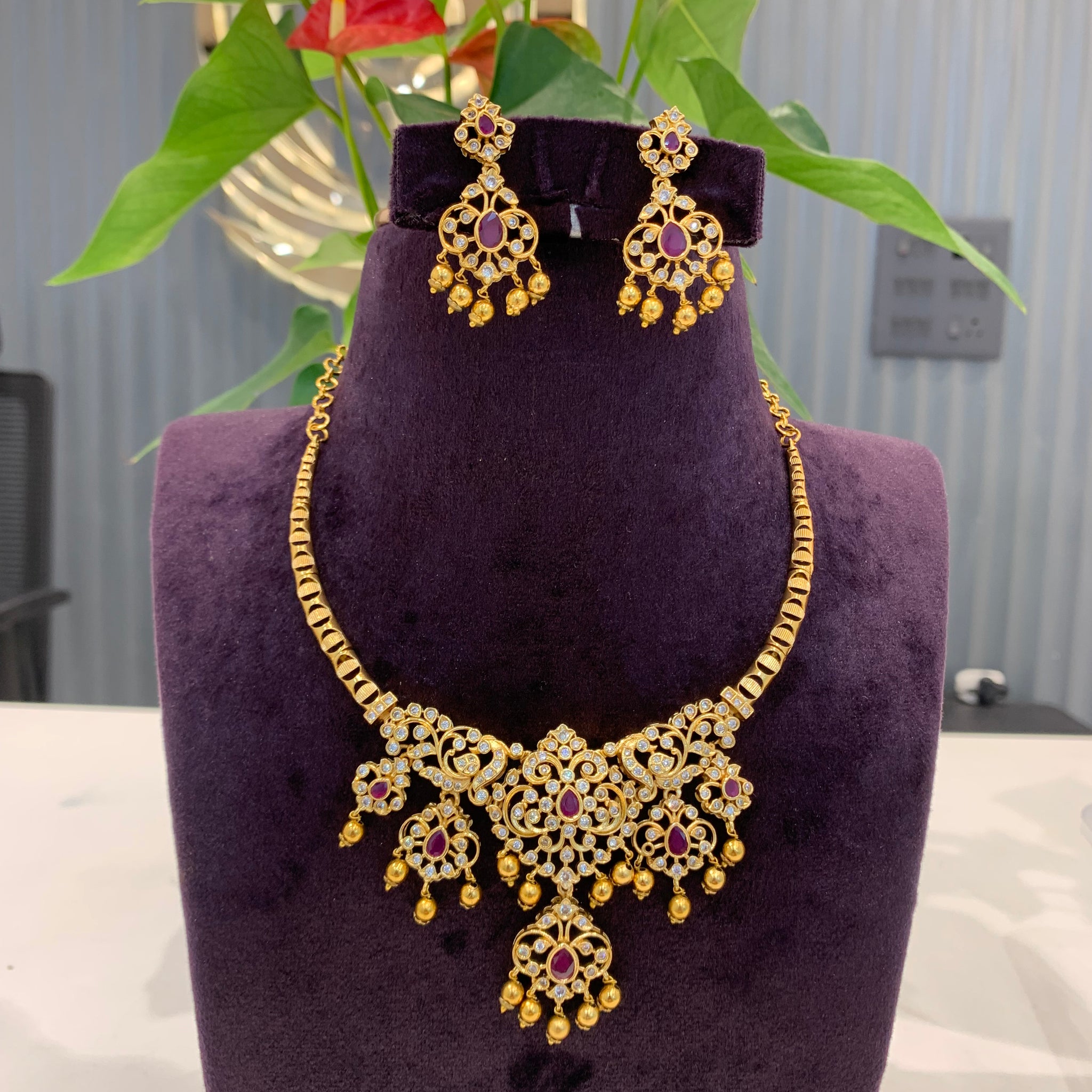 Beautiful kanti pattern necklace