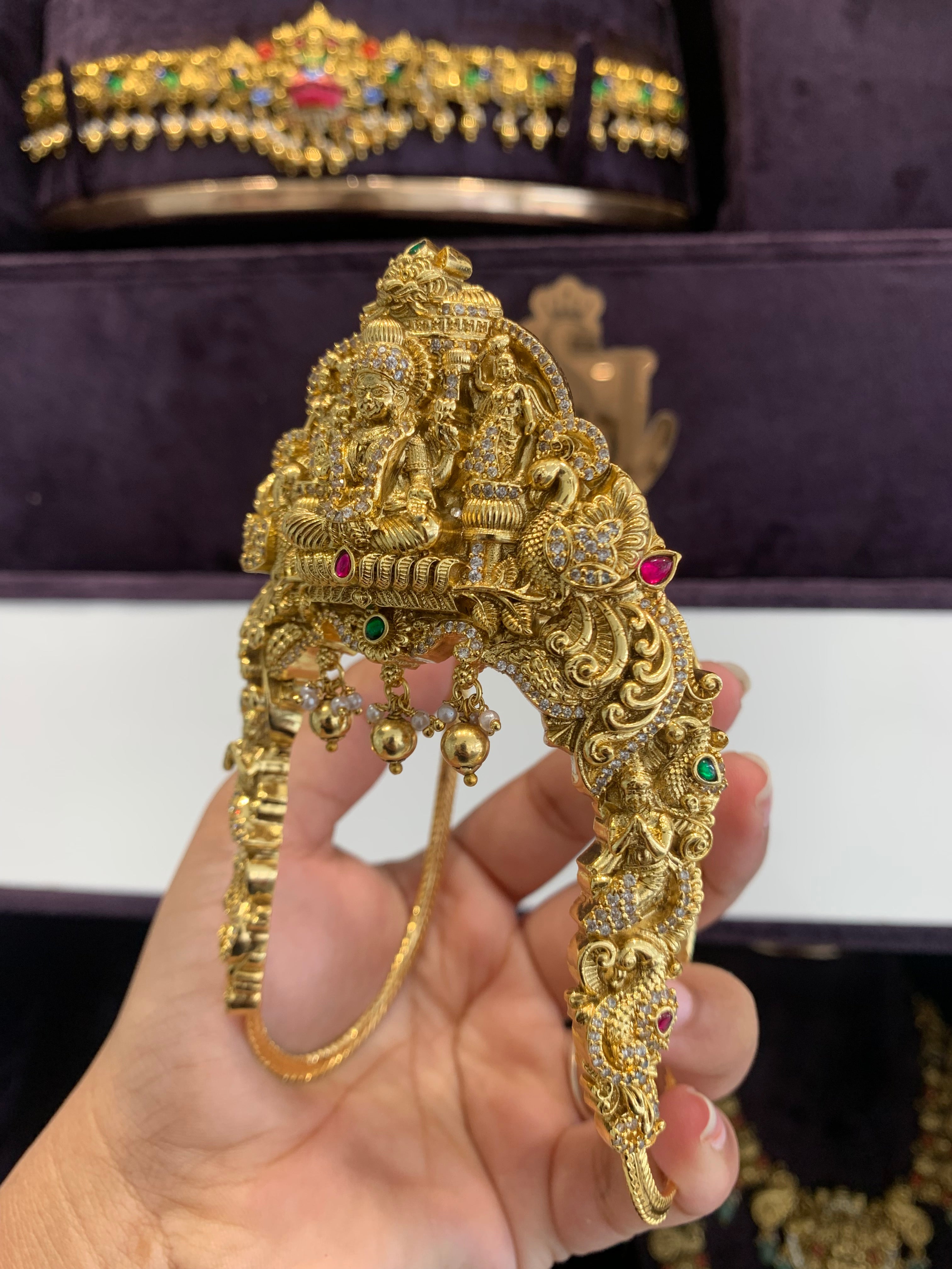 Beautiful adult vanki (single)