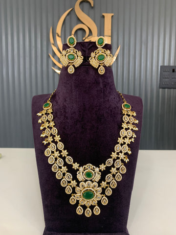 Beautiful mehandi polish necklace