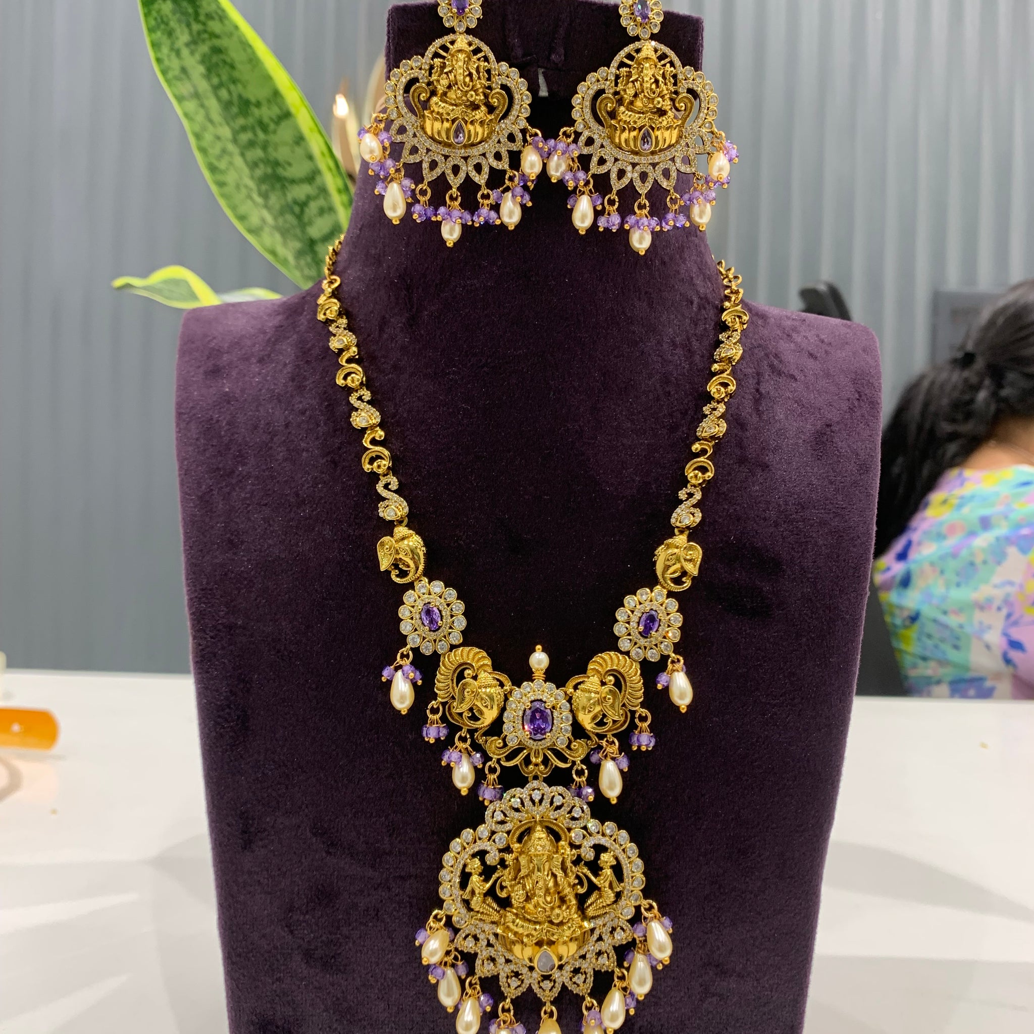 Beautiful ganesh minu haram