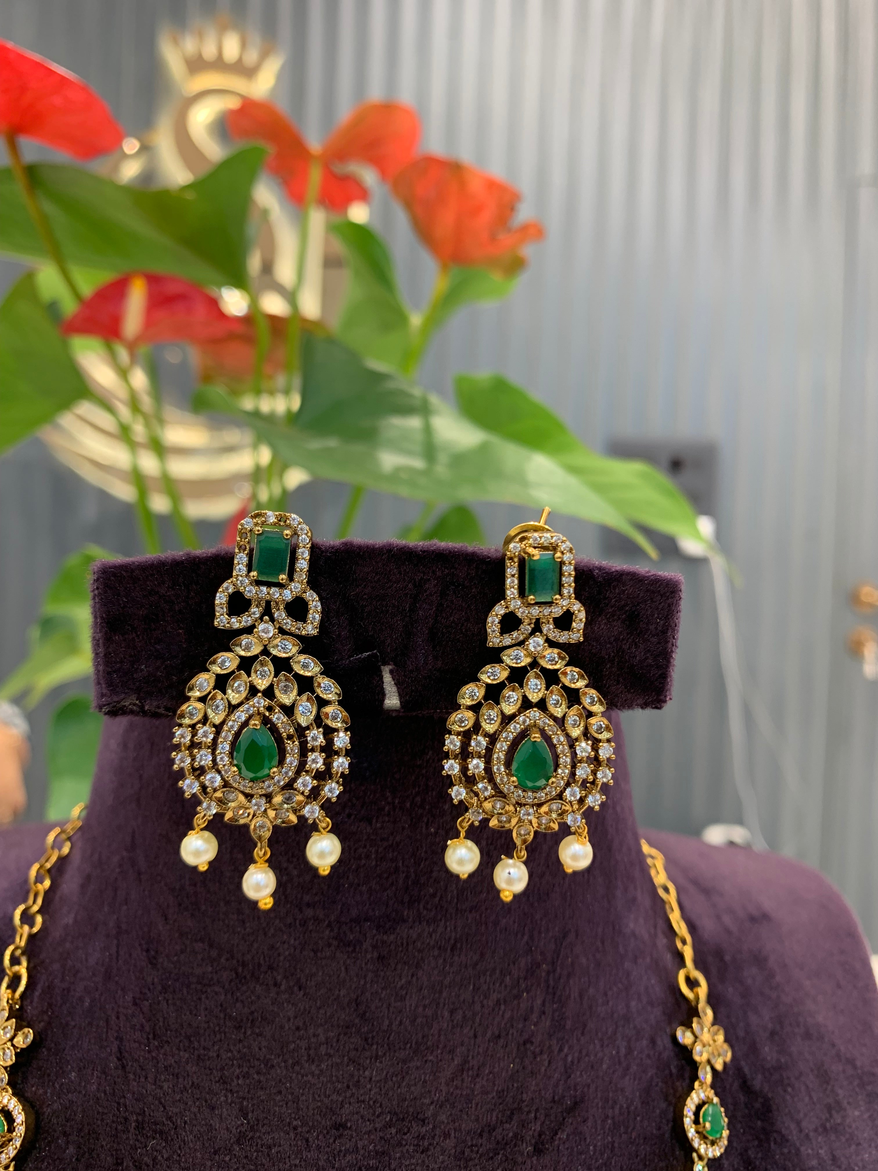 Beautiful mehandhi polish necklace
