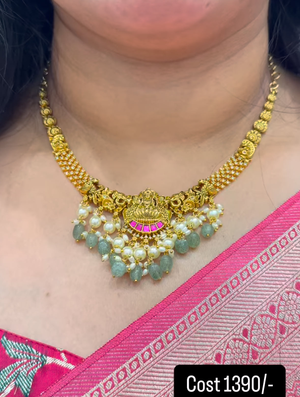 Beautiful jadav necklace