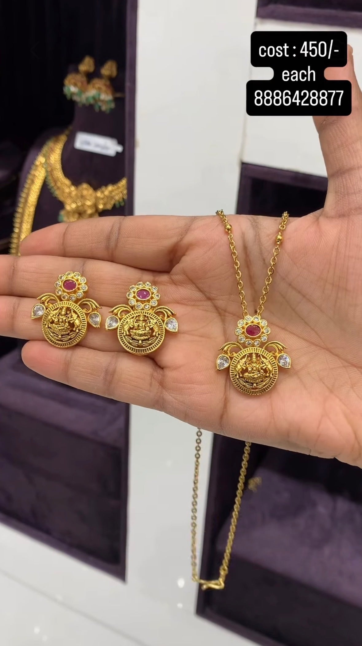 Beautiful traditional locket with chandraharam chain 18inchs