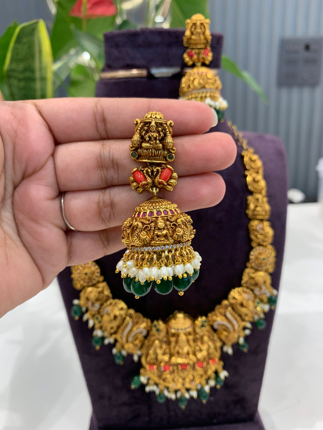 Beautiful coral nakshi 3D mini haram