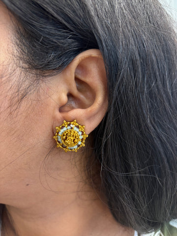Traditional studs