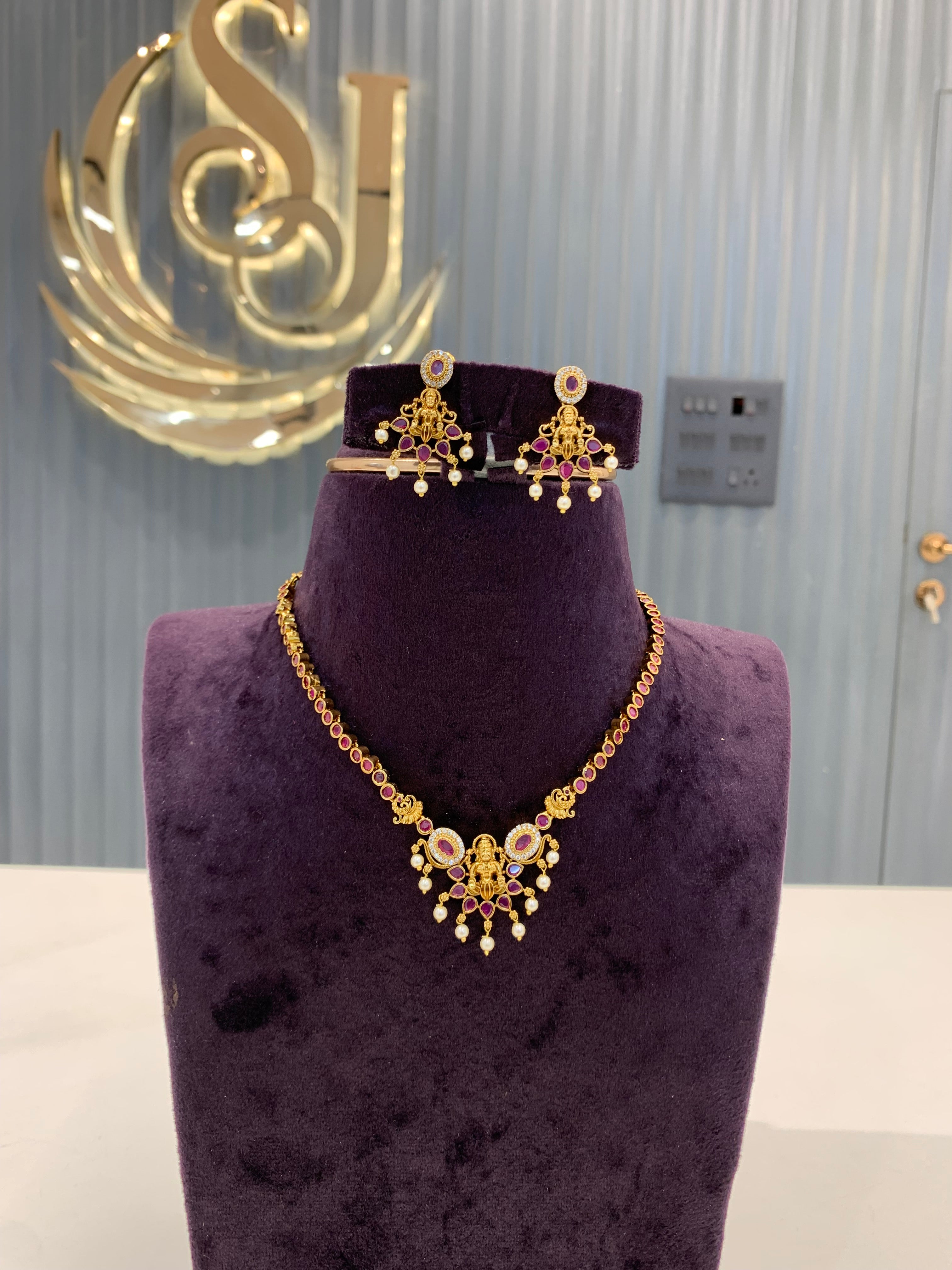 Beautiful kempu stone necklace