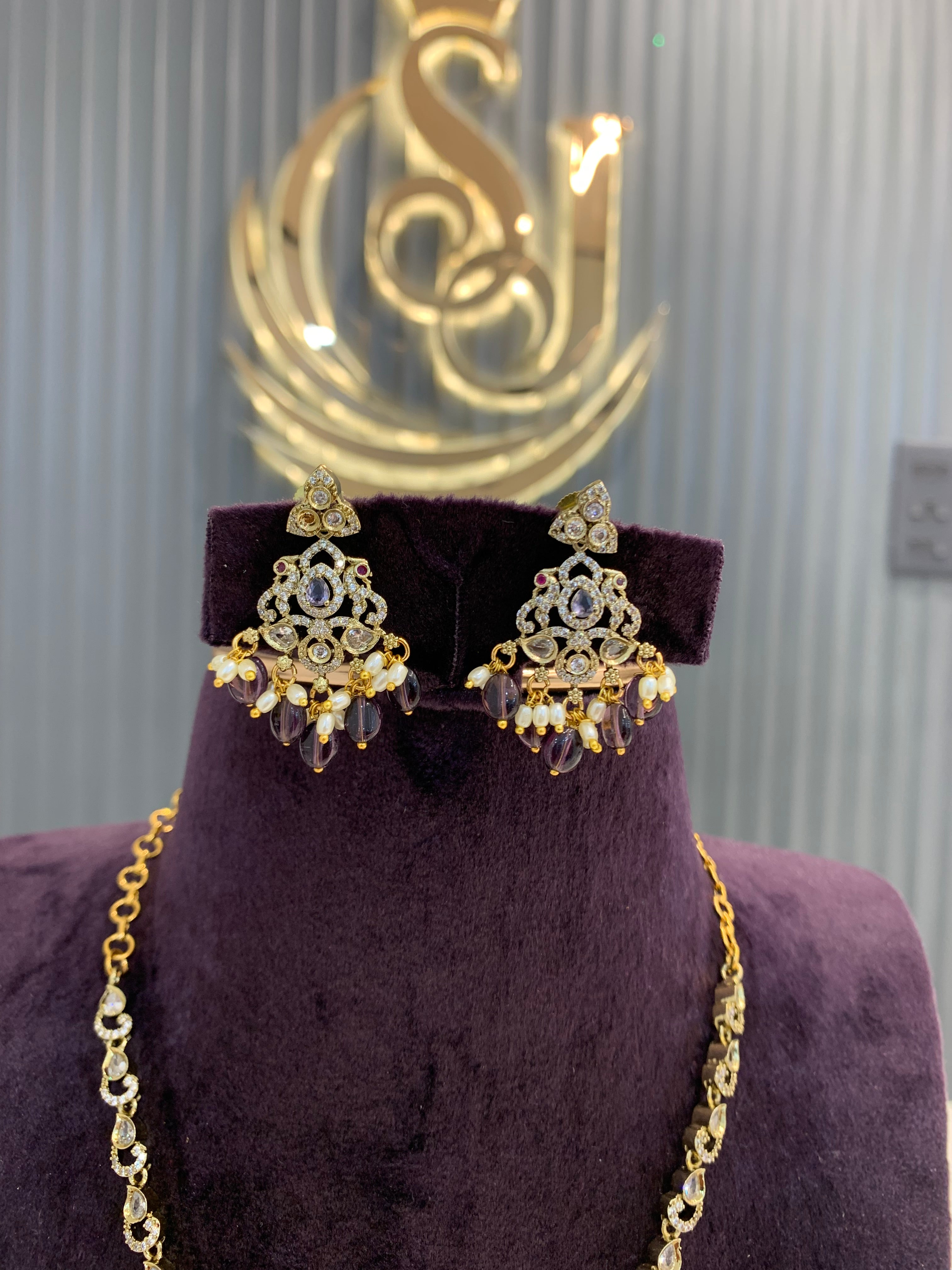 Beautiful mehandi polish necklace