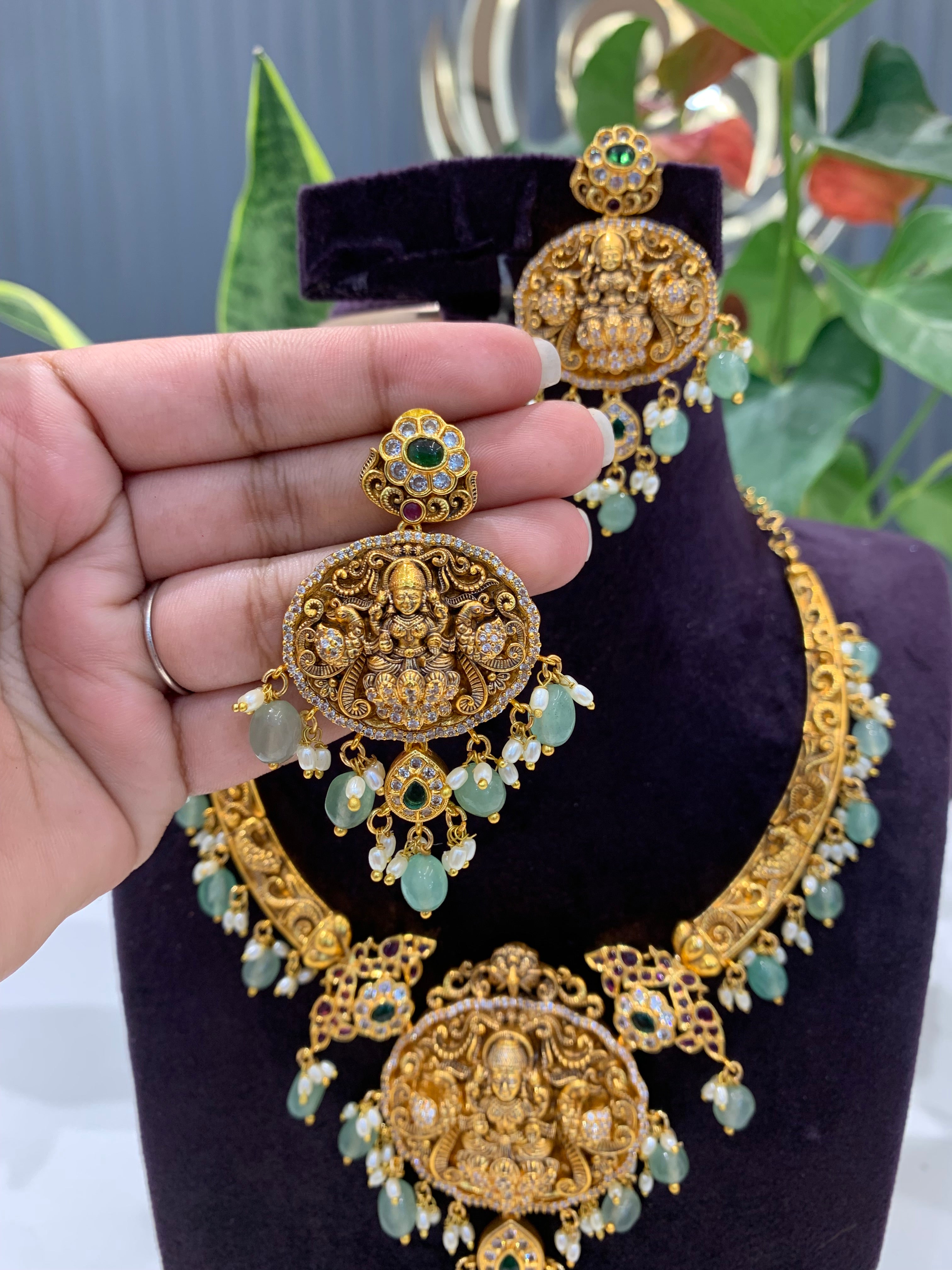 Beautiful kanti necklace