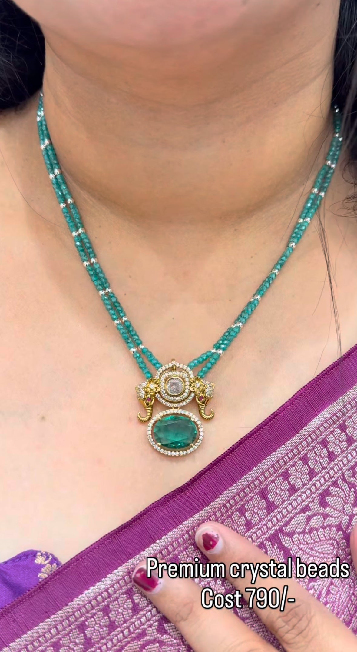 Beautiful crystal beads set