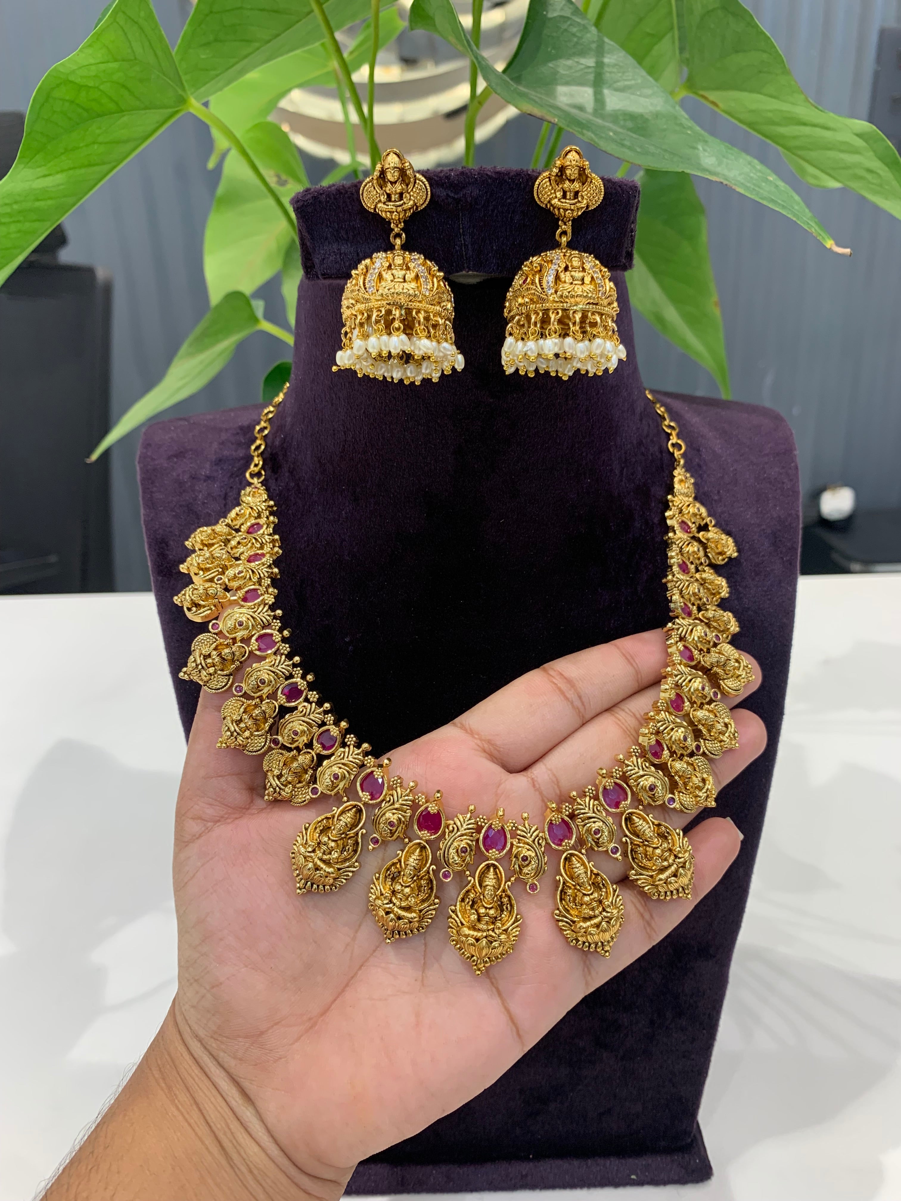 Beautiful nakshi short necklace