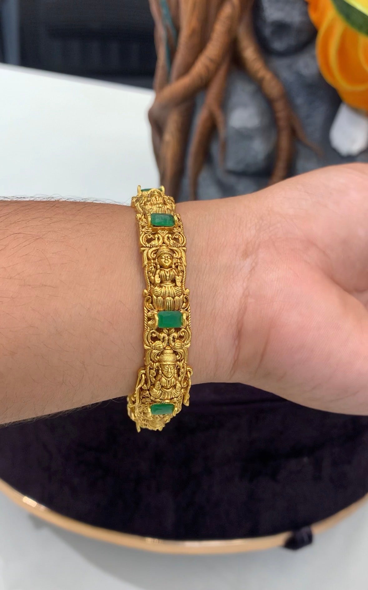 Beautiful openable bangle (single)