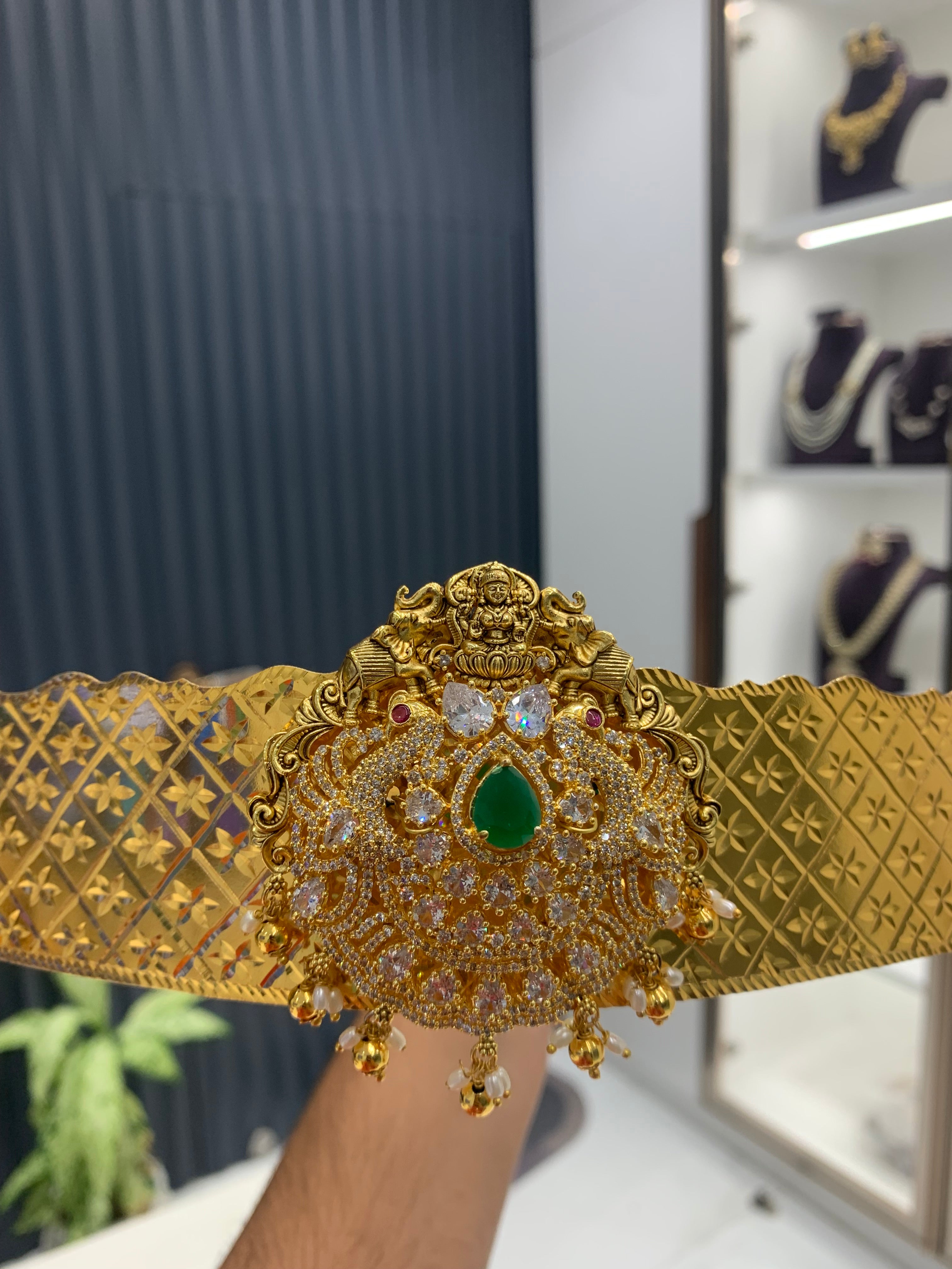 Beautiful customised traditional adult vaddanam