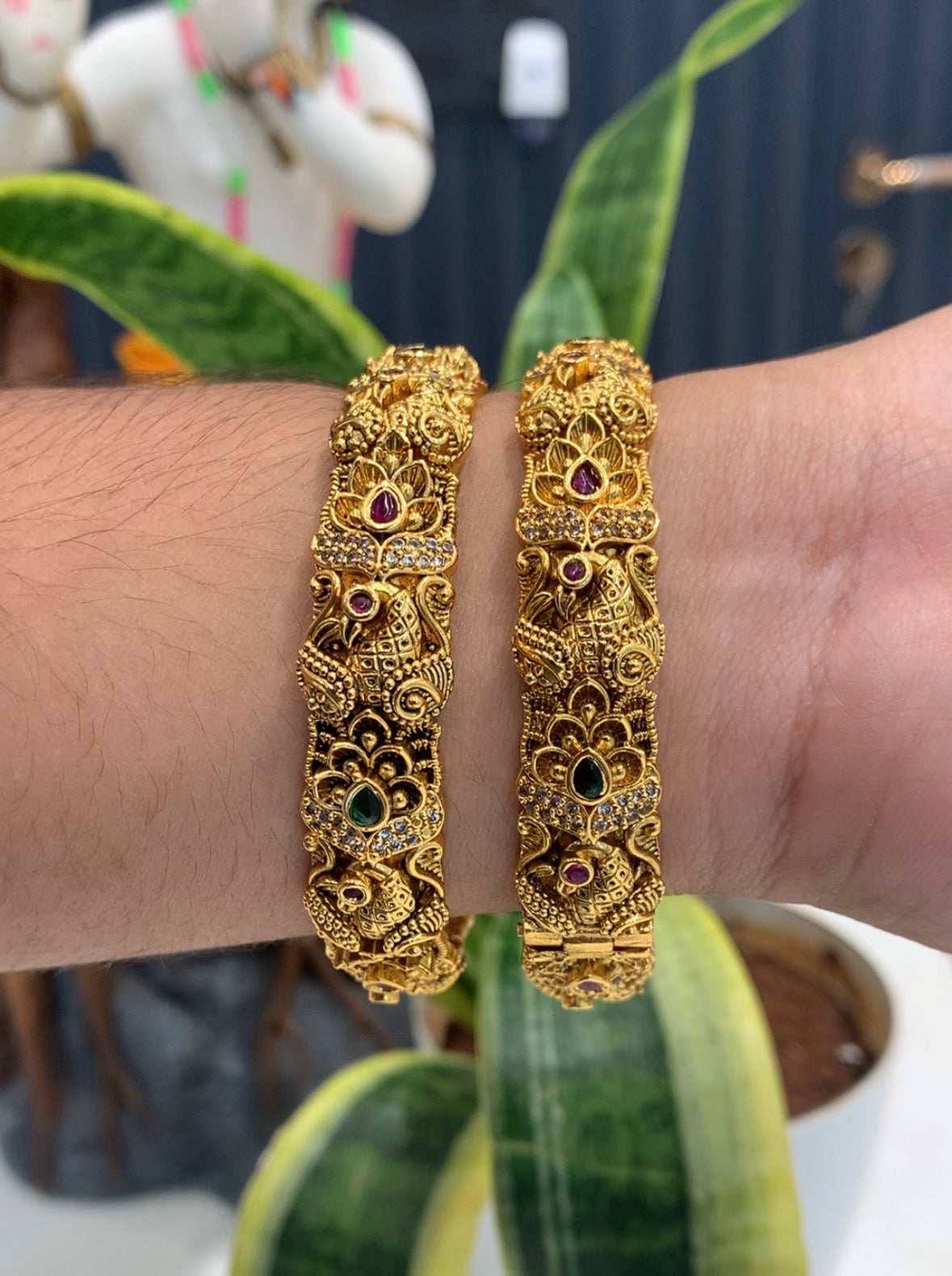 Beautiful traditional openable bangle (single)