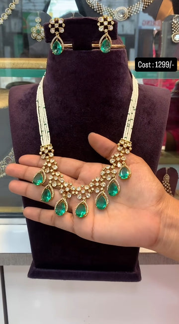 Beautiful pearls set