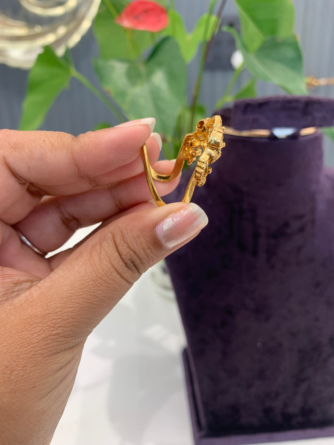 Beautiful adjustable vanki hand ring
