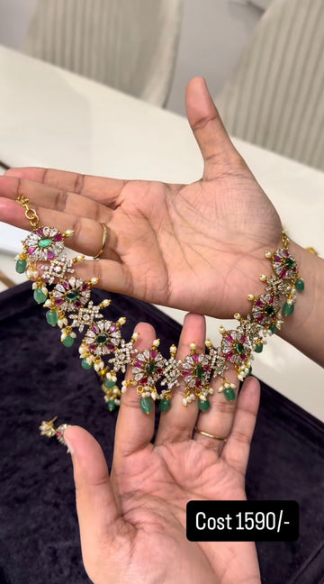 Beautiful party wear necklace
