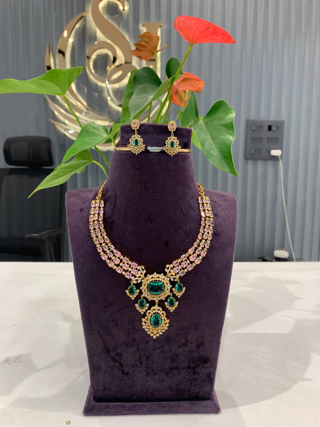 Beautiful trendy necklace