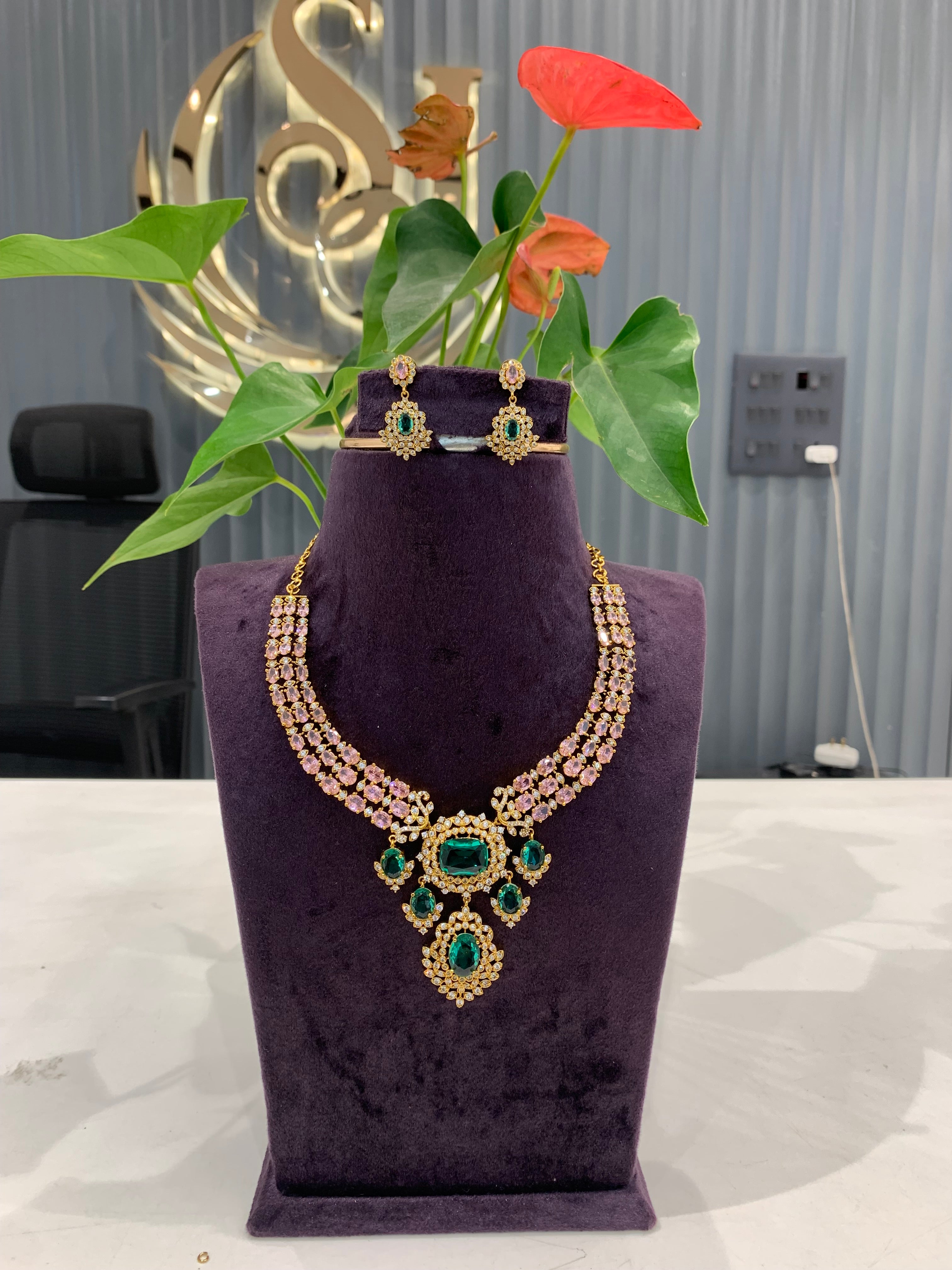 Beautiful trendy necklace