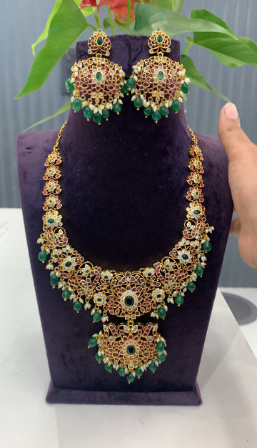 Beautiful short necklace