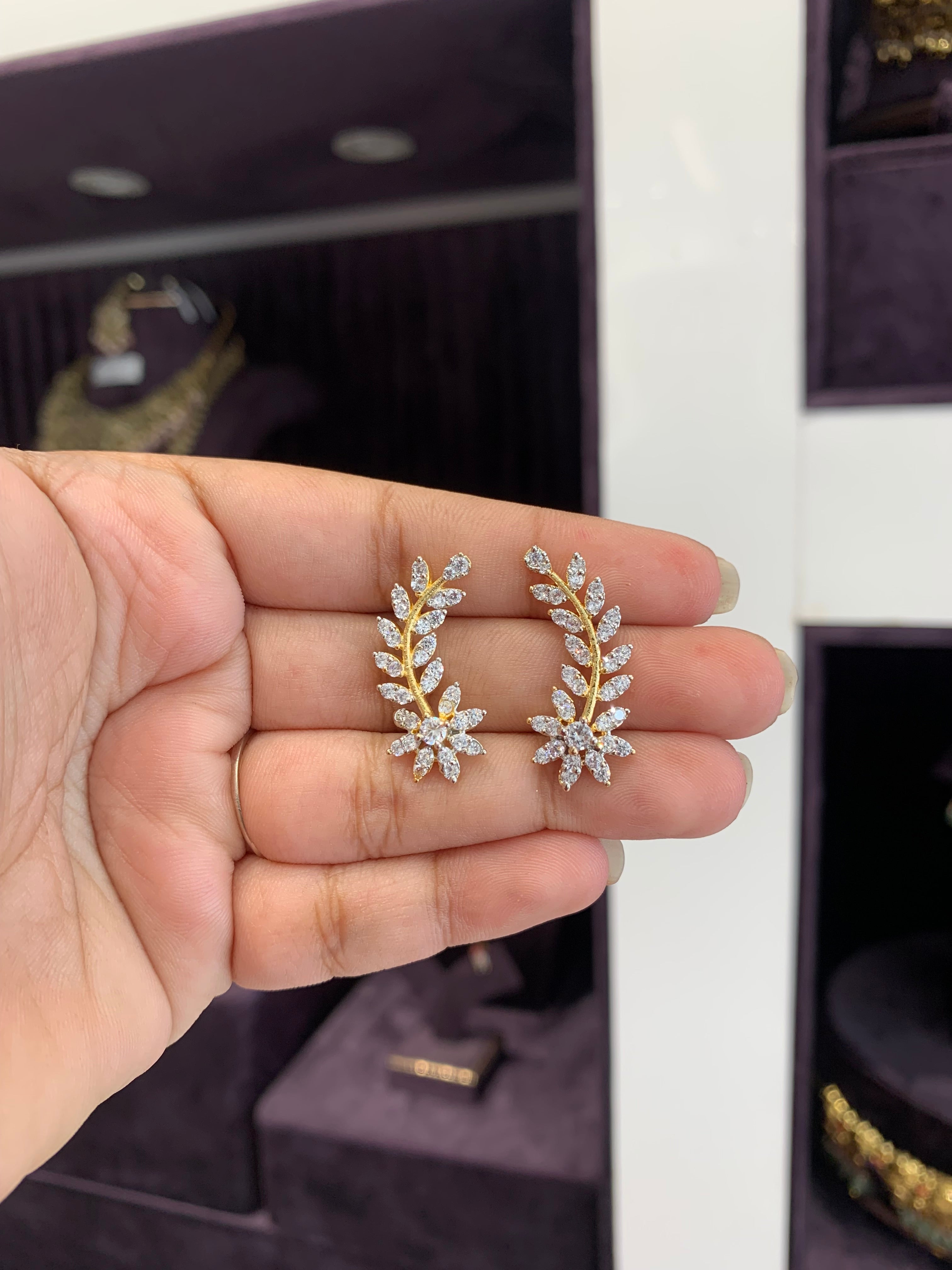 Beautiful nd stylish earcuffs model with white stone back stopper