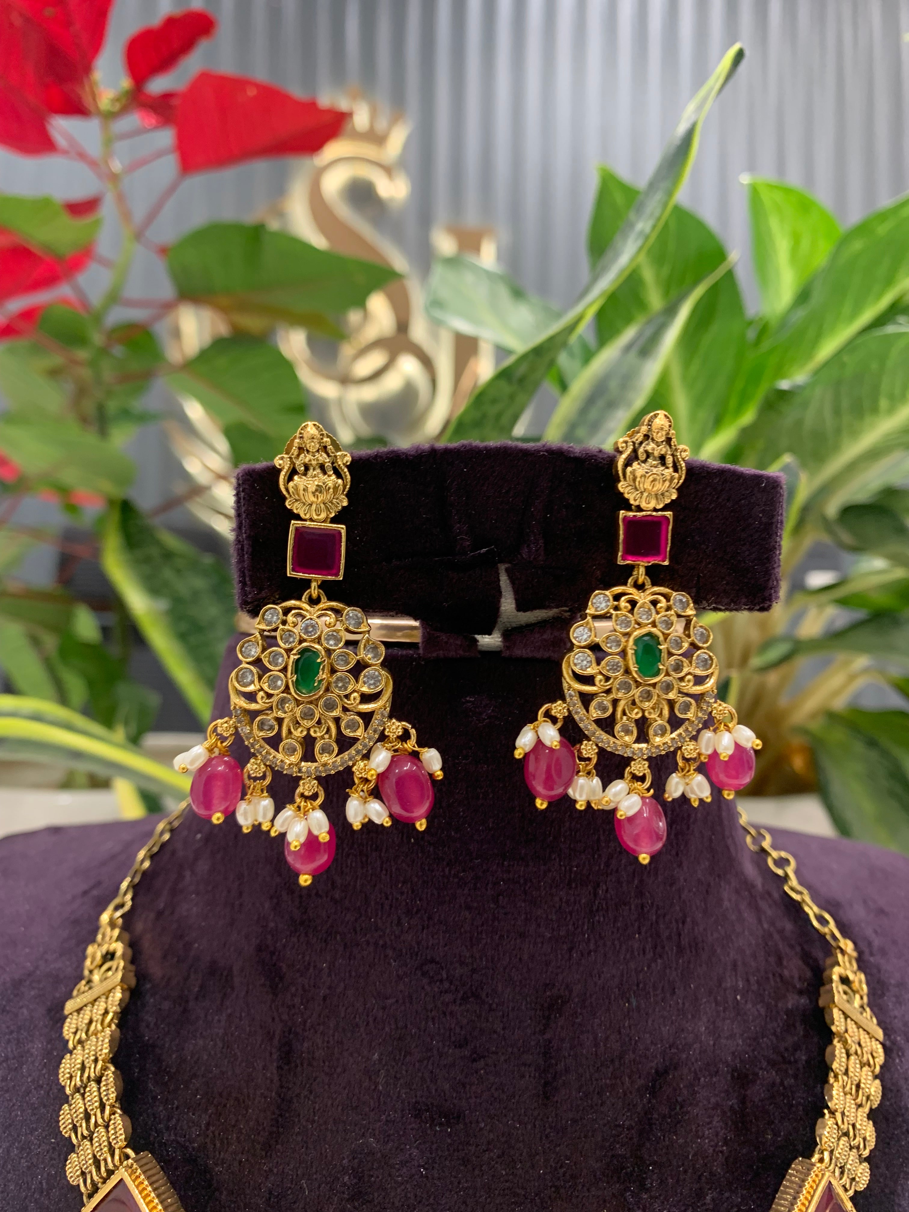 Beautiful kanti pattern necklace