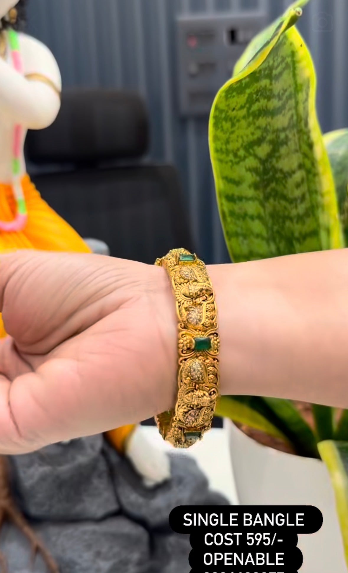Beautiful openable traditional bangle (single)free size