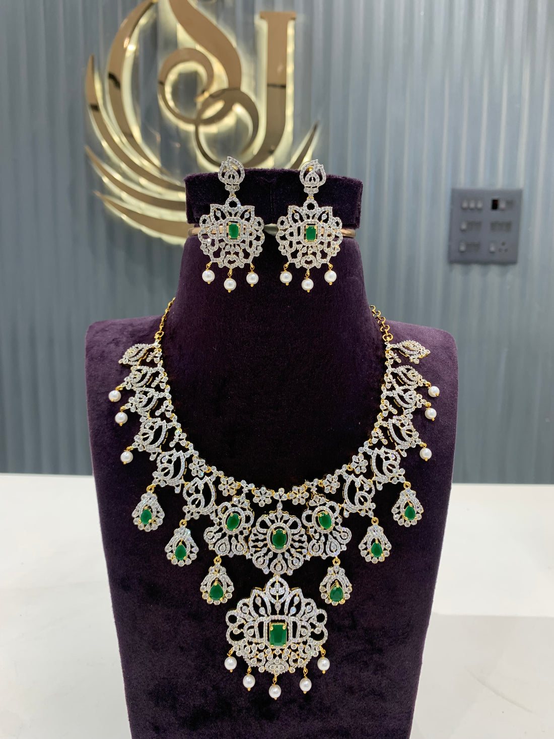 Beautiful GJ heavy necklace