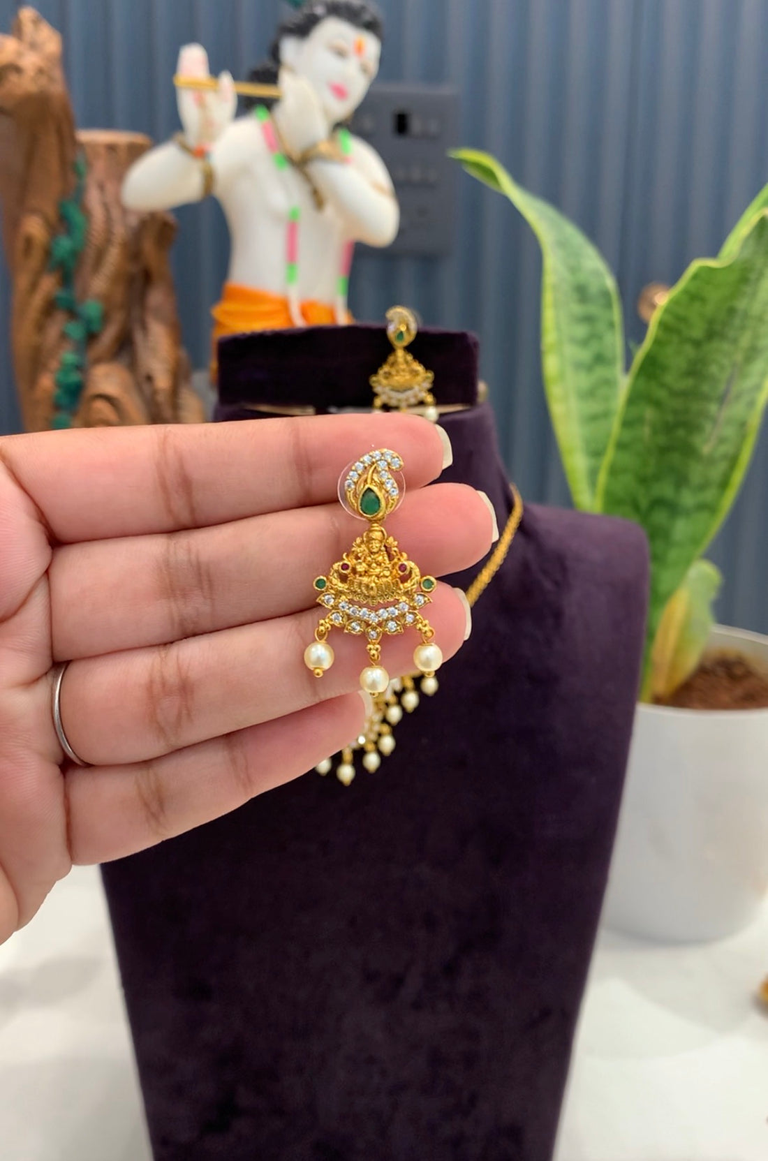 Beautiful simple necklace