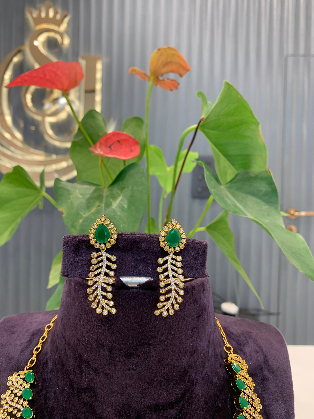 Beautiful partywear necklace