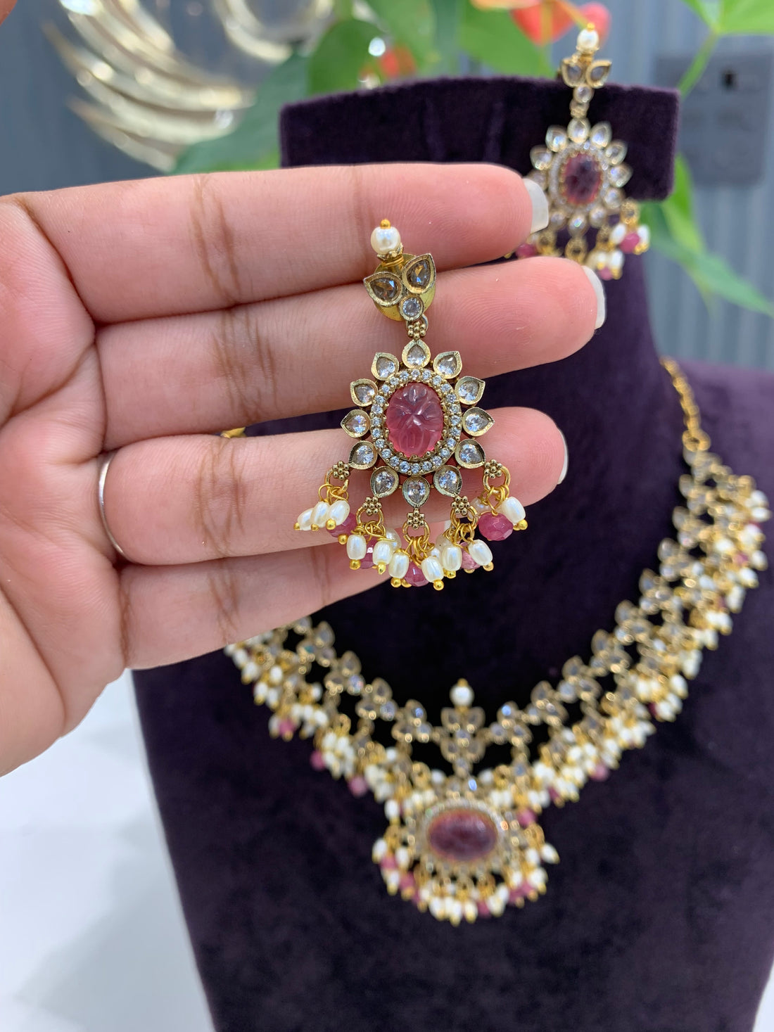 Beautiful Victoria necklace