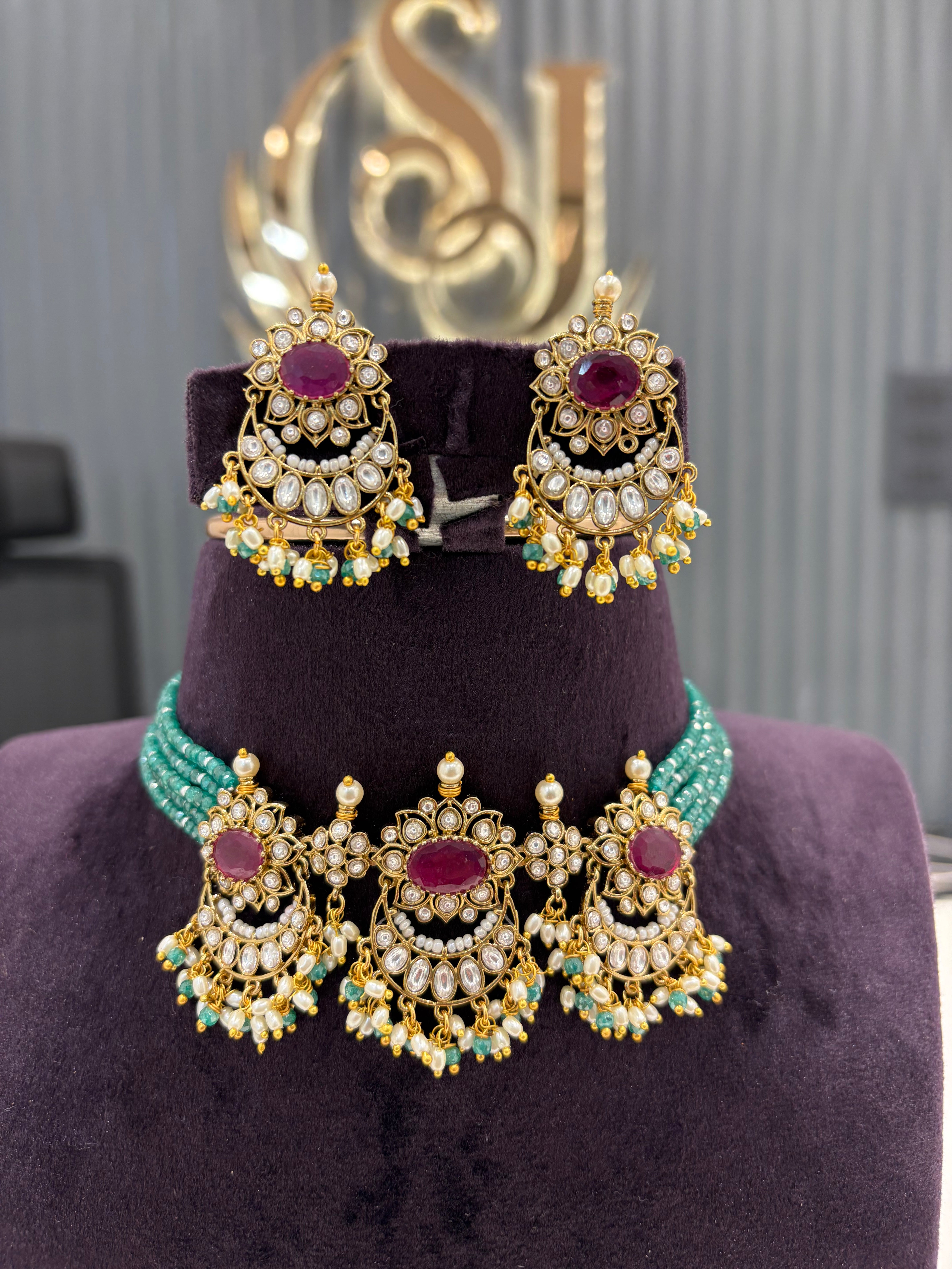 Beautiful customised beads set (chocker)