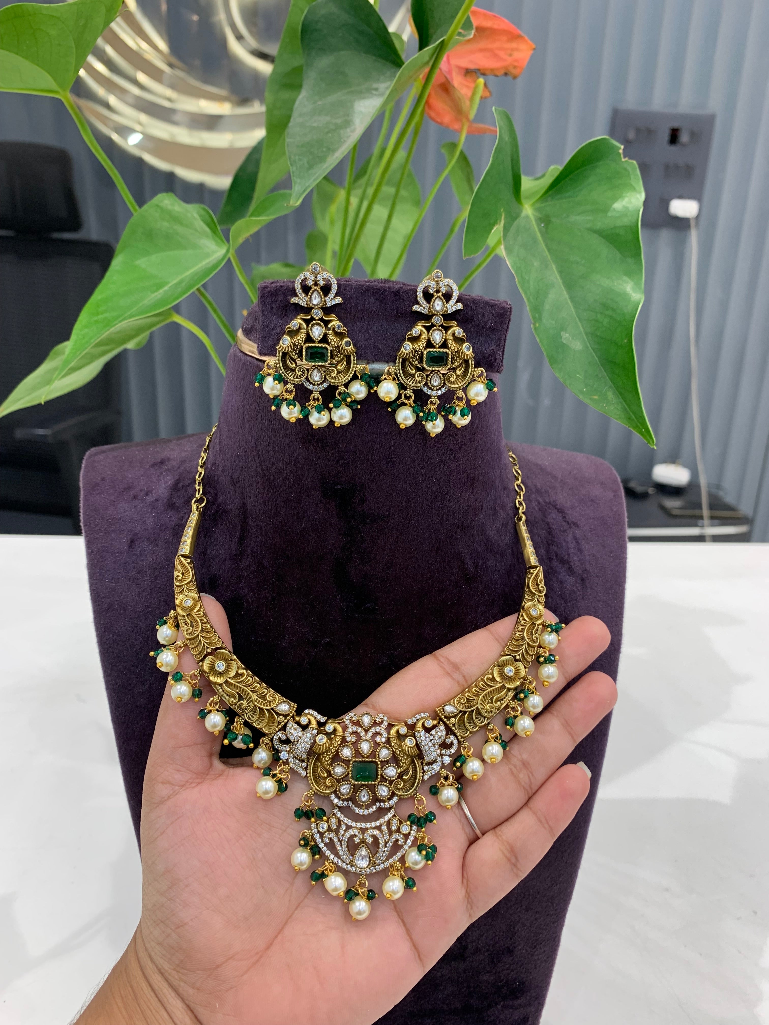 Beautiful mehandhi polish necklace