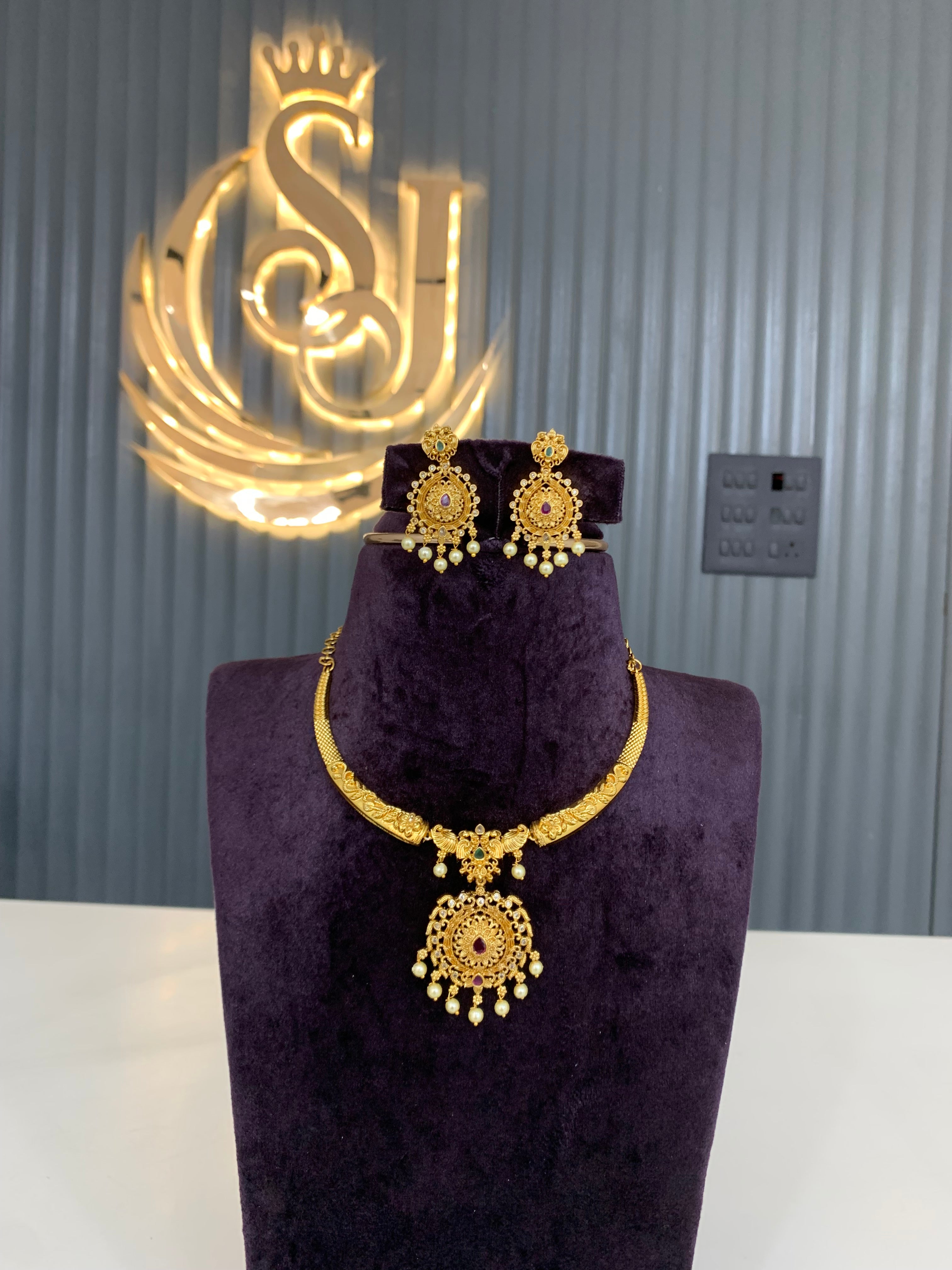 Beautiful Kanti necklace