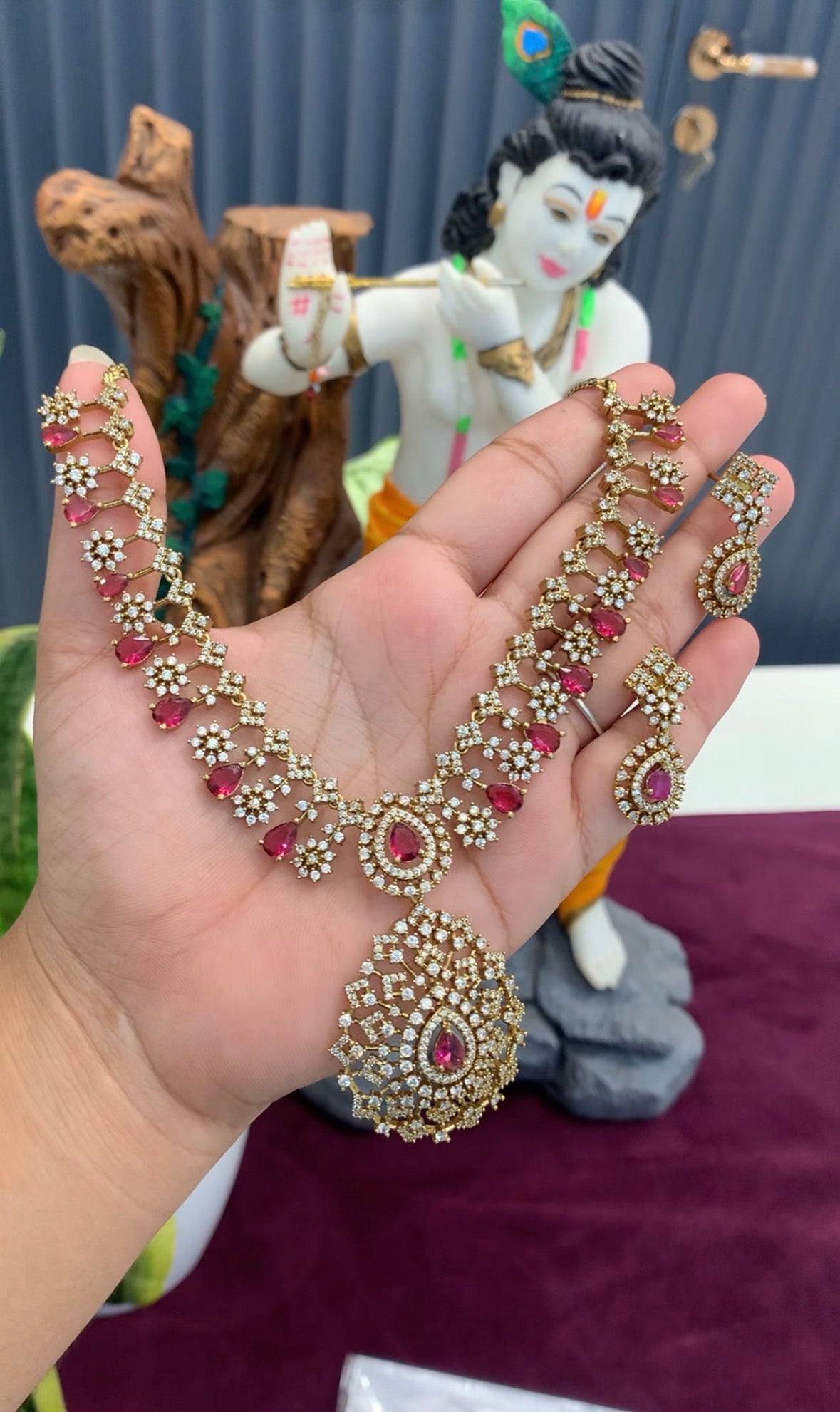 Beautiful red stone party wear necklace