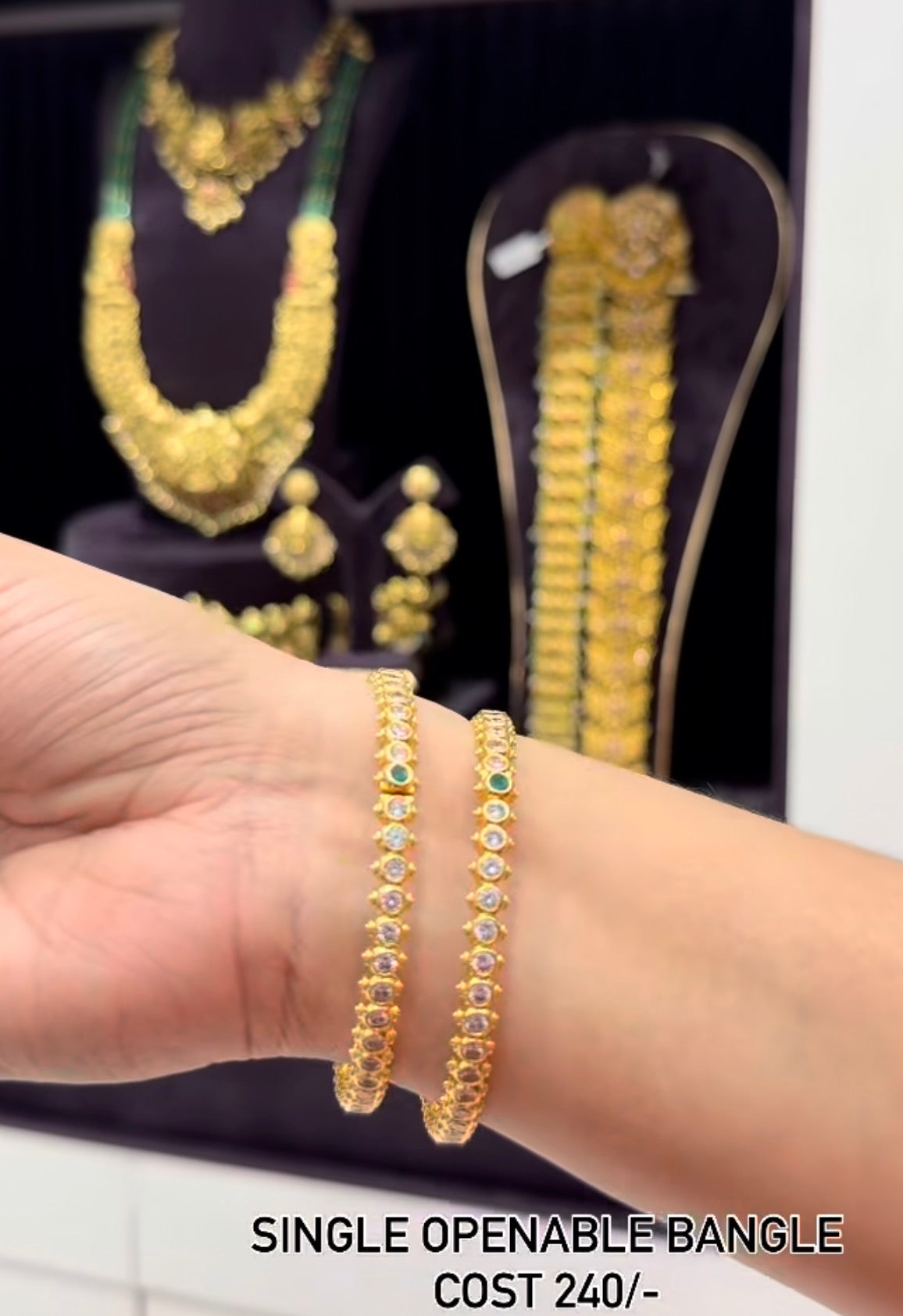Beautiful openable bangle (single)