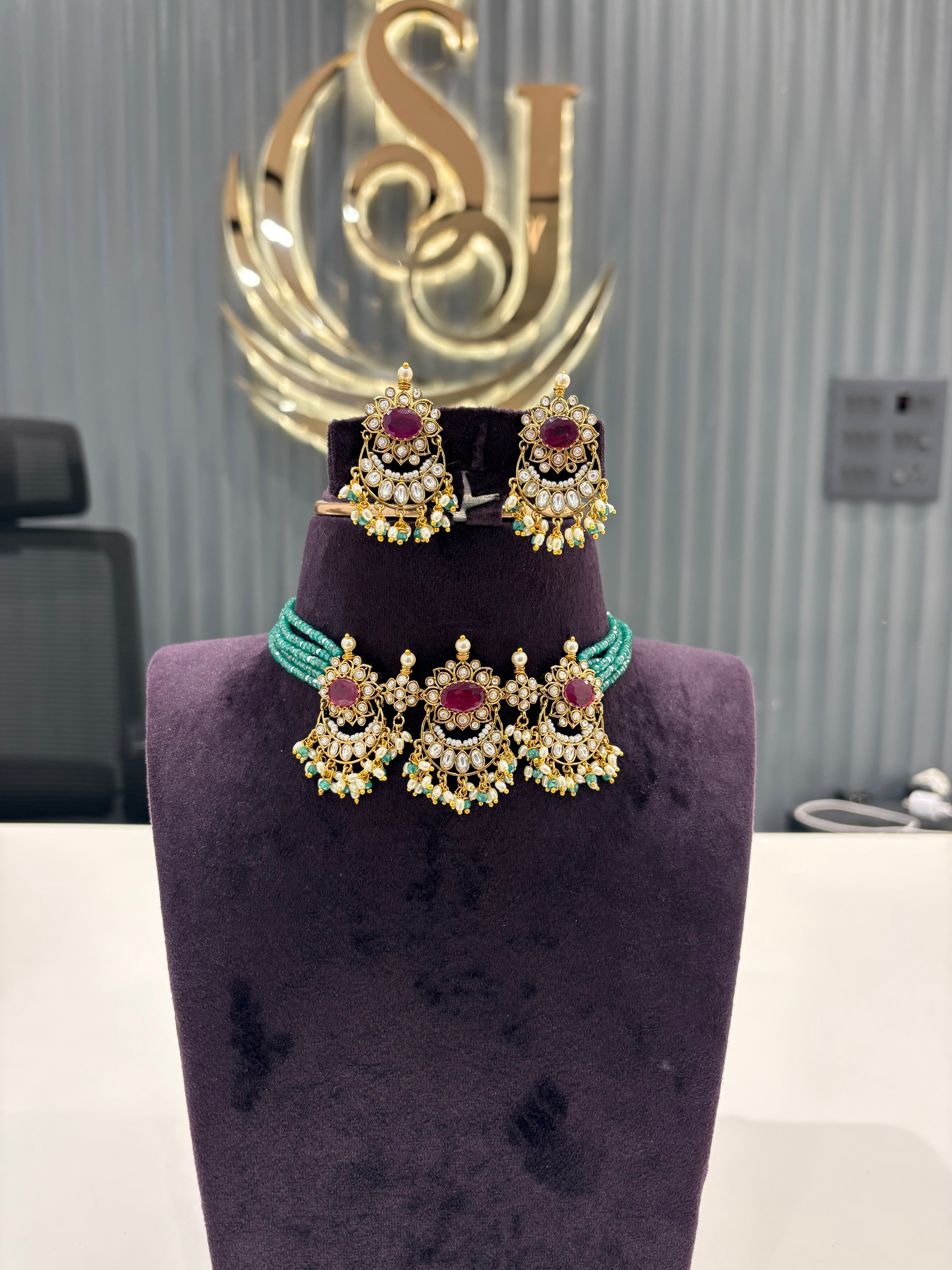 Beautiful customised beads set (chocker)