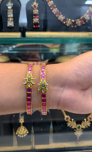 Beautiful jadav kundhan bangles set of 2