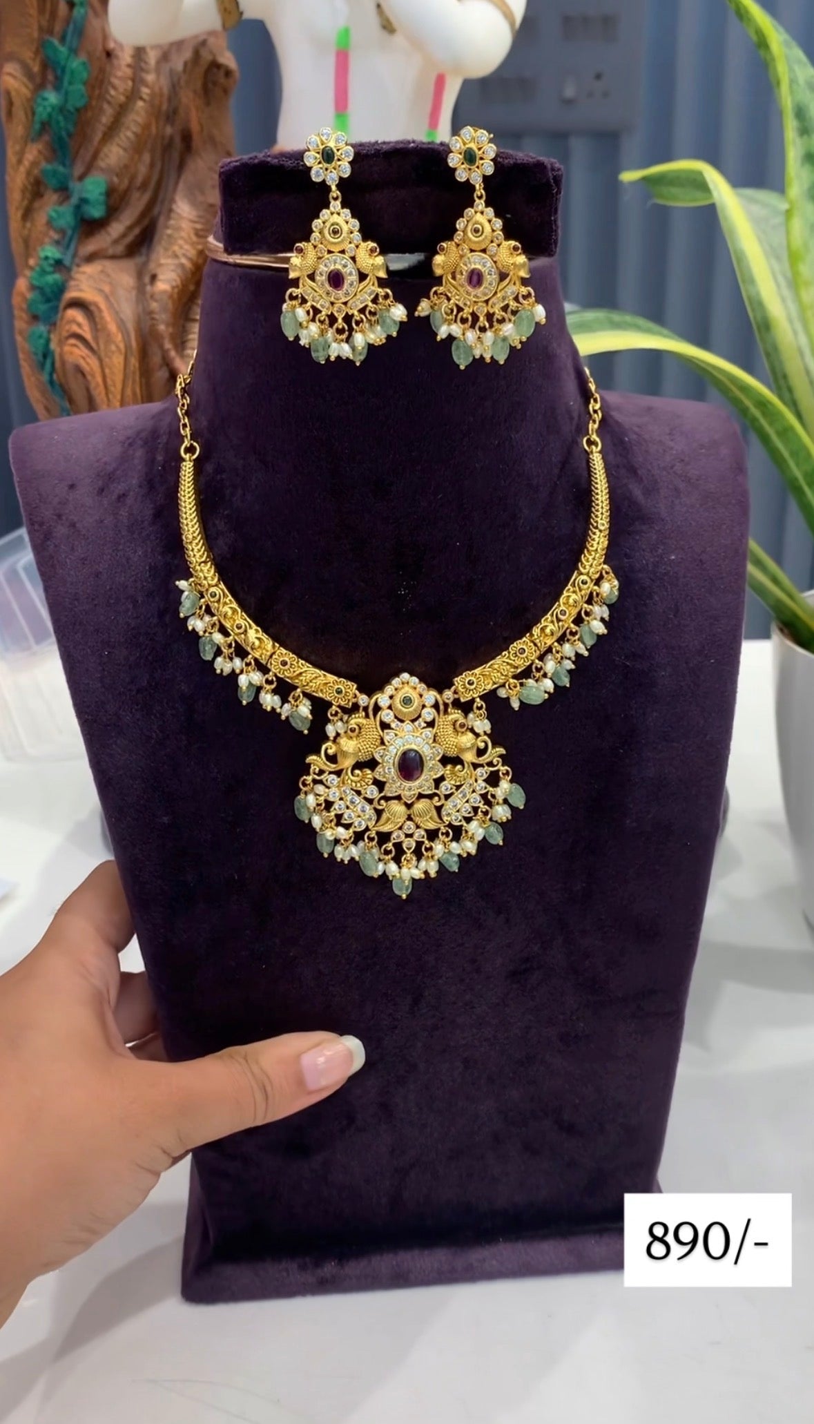 Beautiful kanti necklace